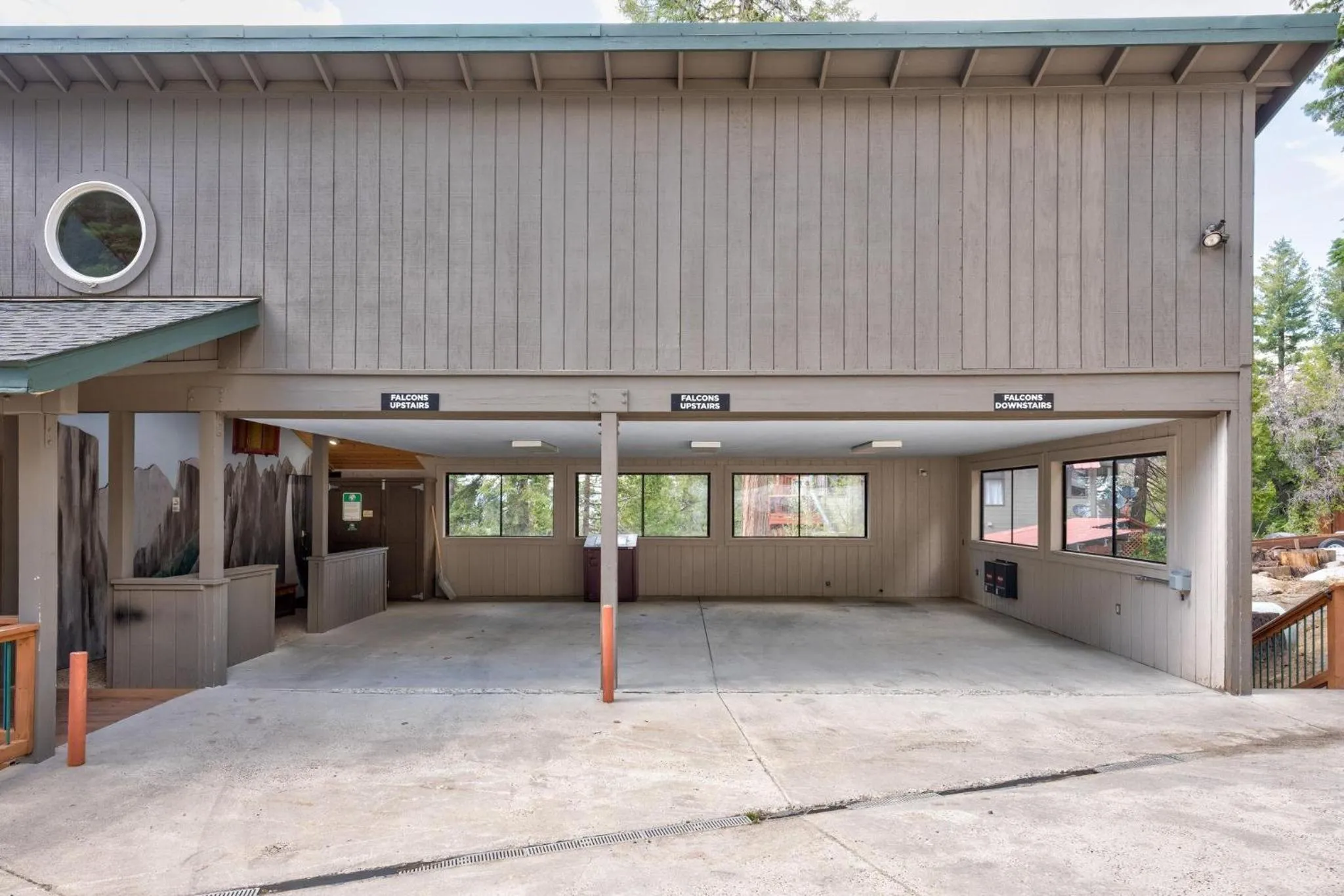 Falcons Nest (Upstairs)