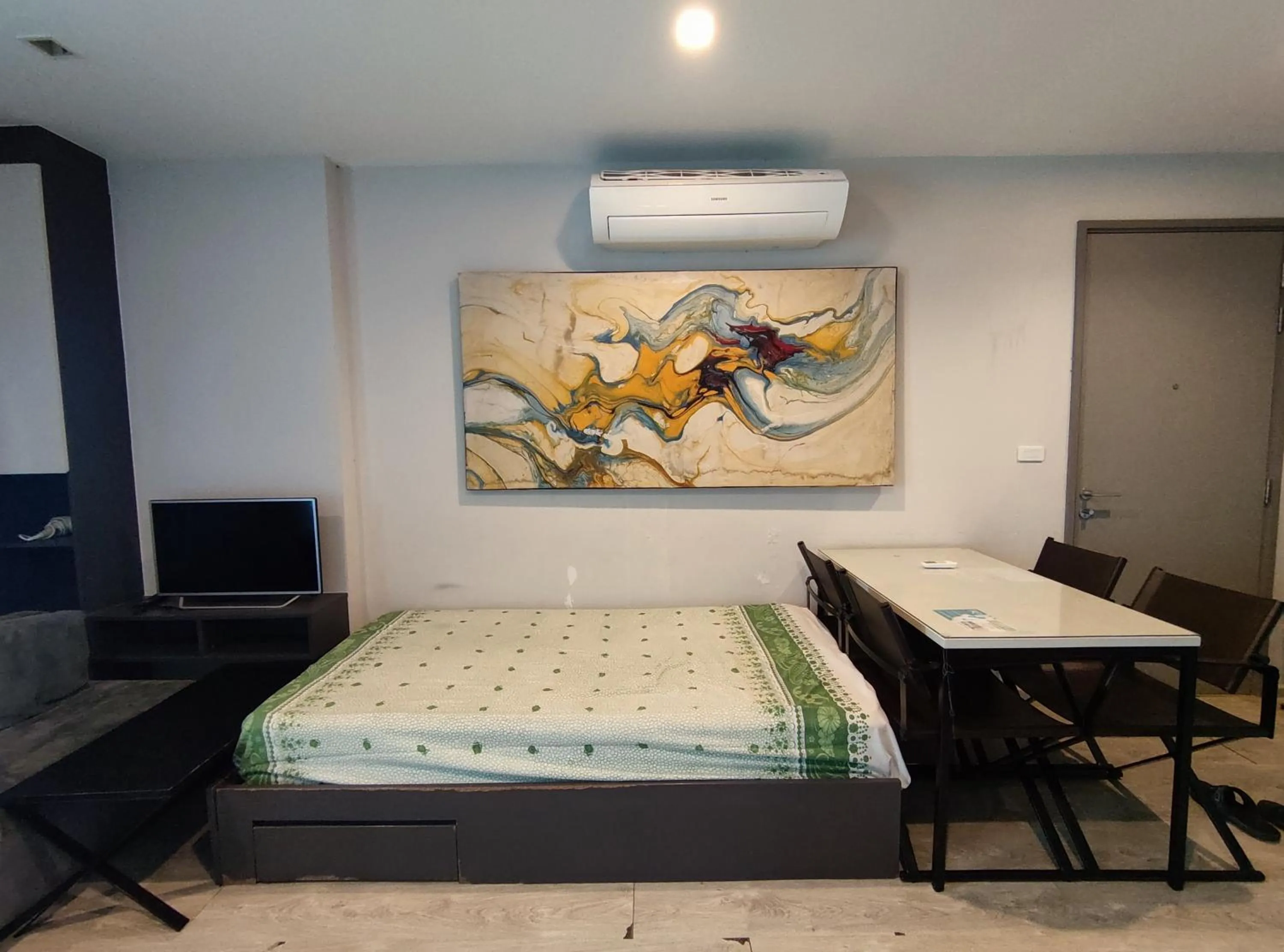 Bed in Many Holiday The Base Condo