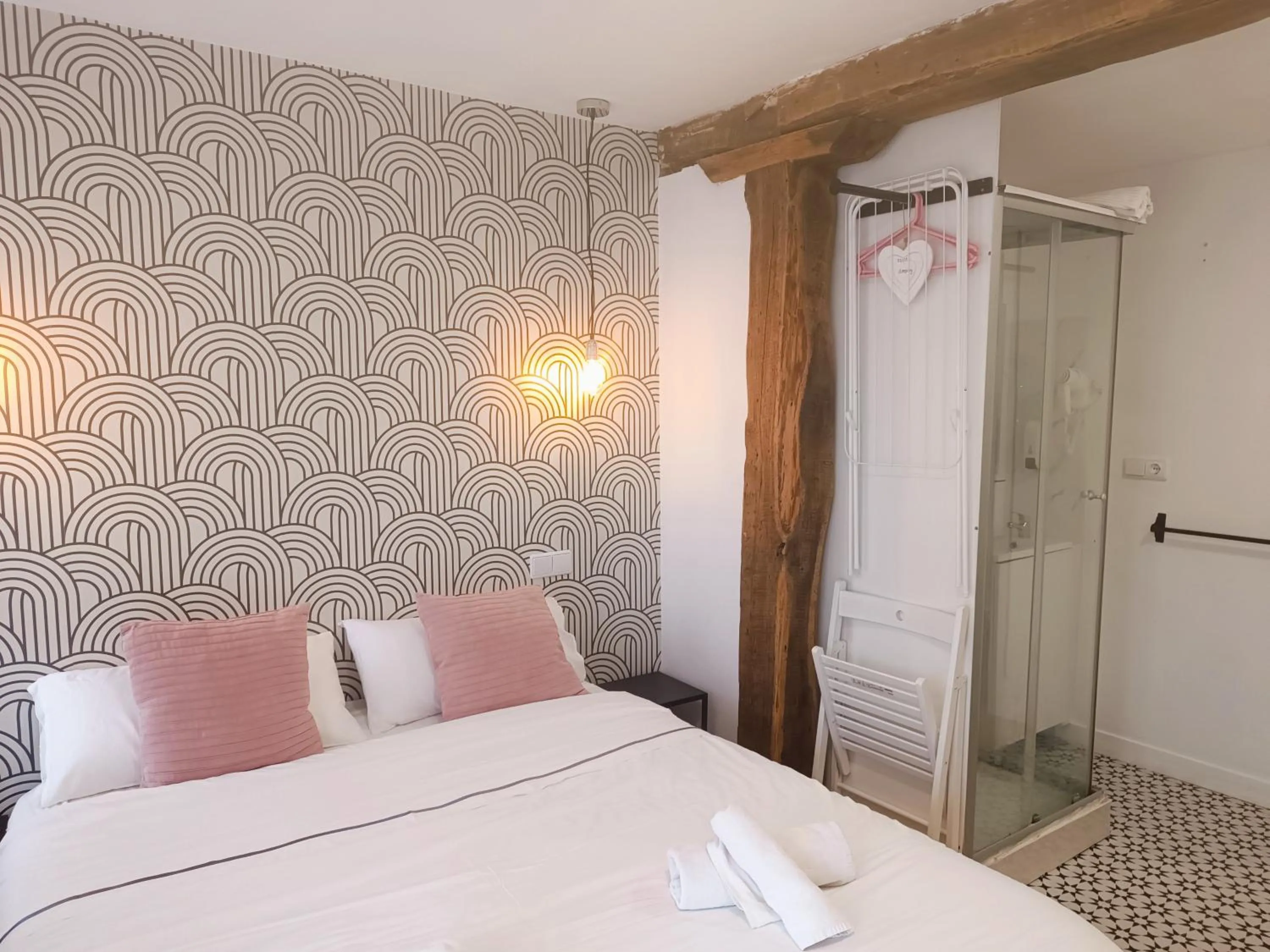 Photo of the whole room, Bed in Rin Rooms