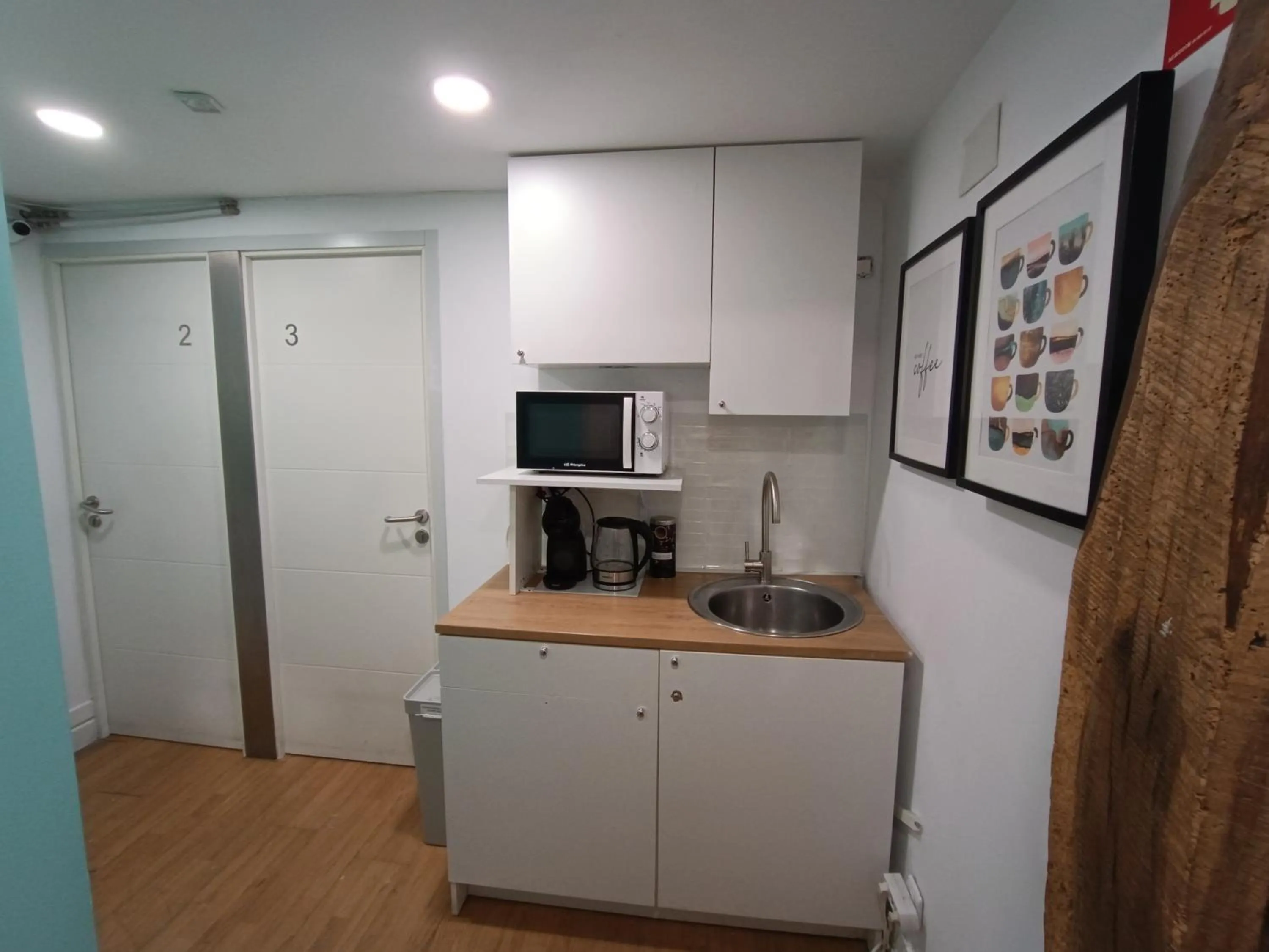 Coffee/tea facilities in Rin Rooms