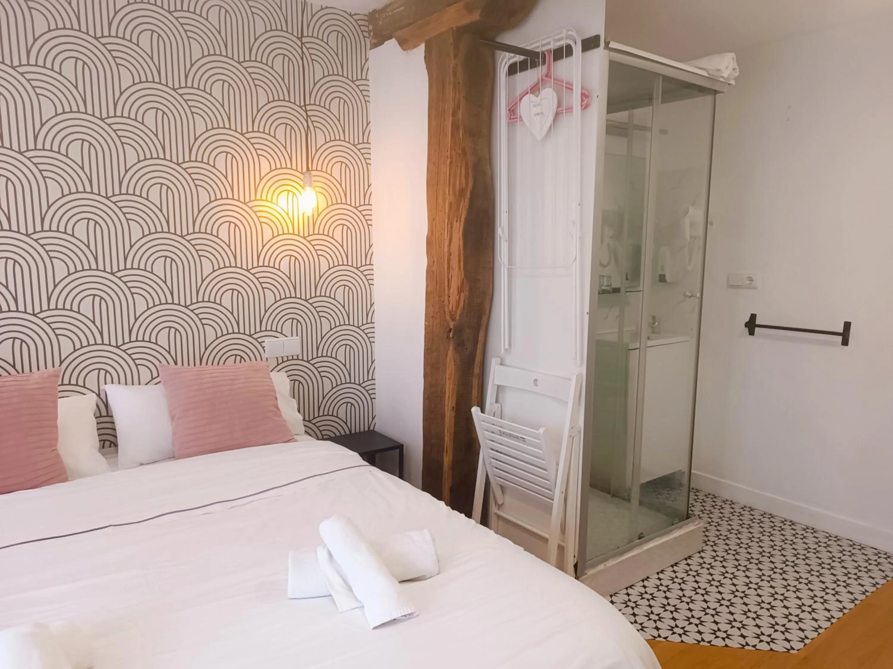 Photo of the whole room, Bed in Rin Rooms