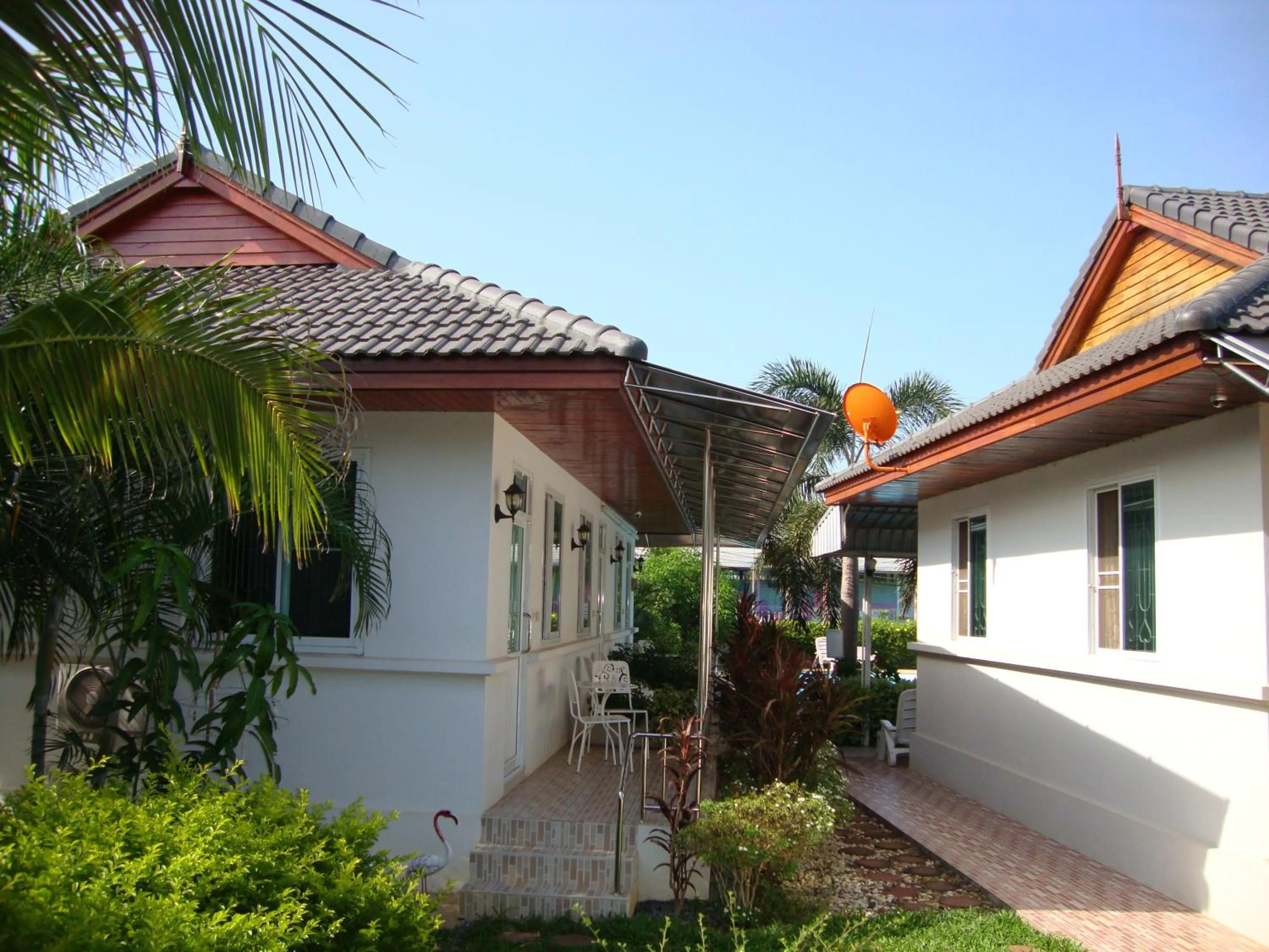 Property building in Nuch's Apple Guest House
