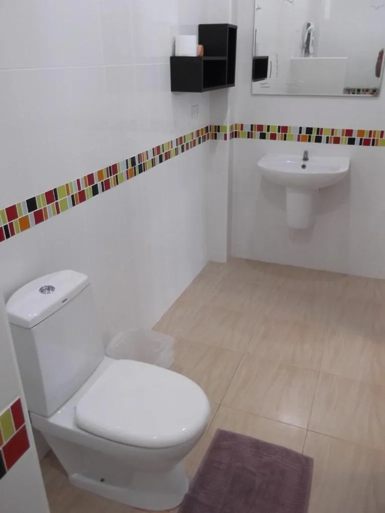 Toilet in Nuch's Apple Guest House