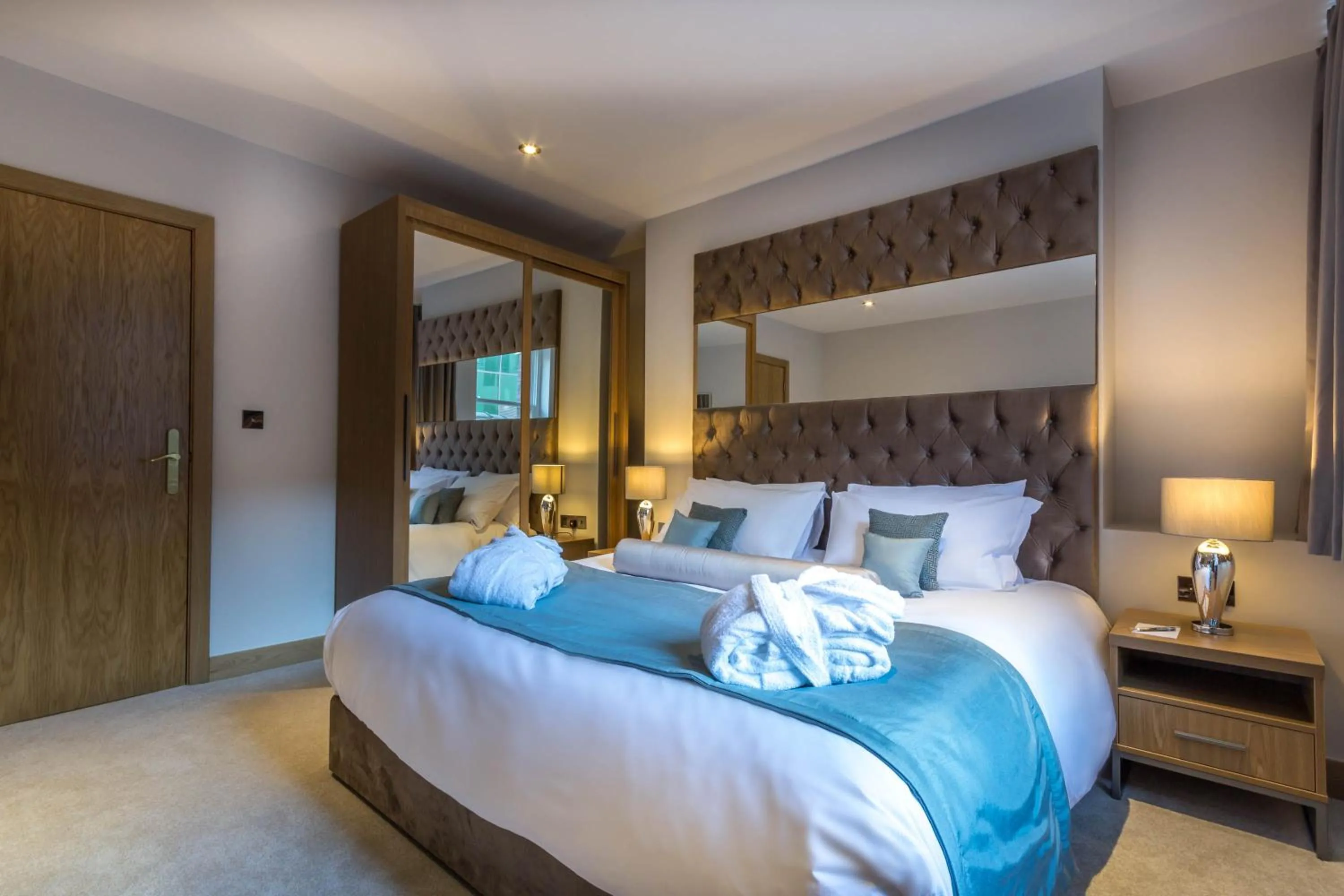 Bedroom, Bed in Mansio Suites Basinghall