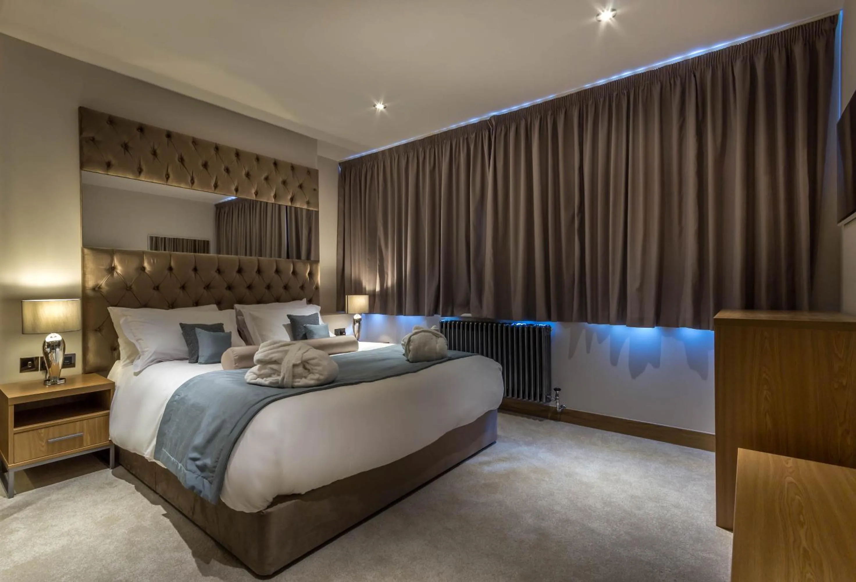 Bedroom, Bed in Mansio Suites Basinghall