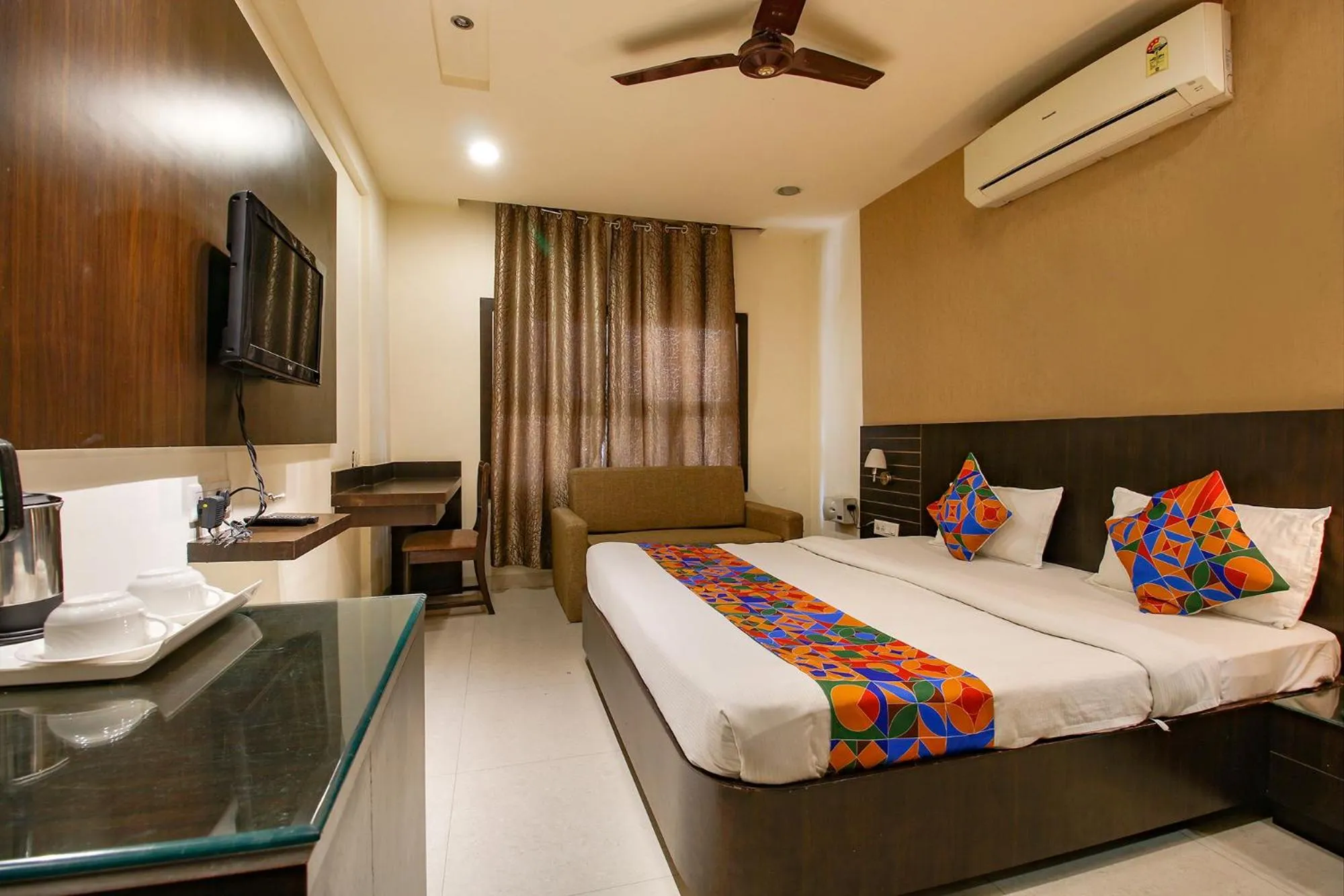 Bed in FabHotel Kamla Regency