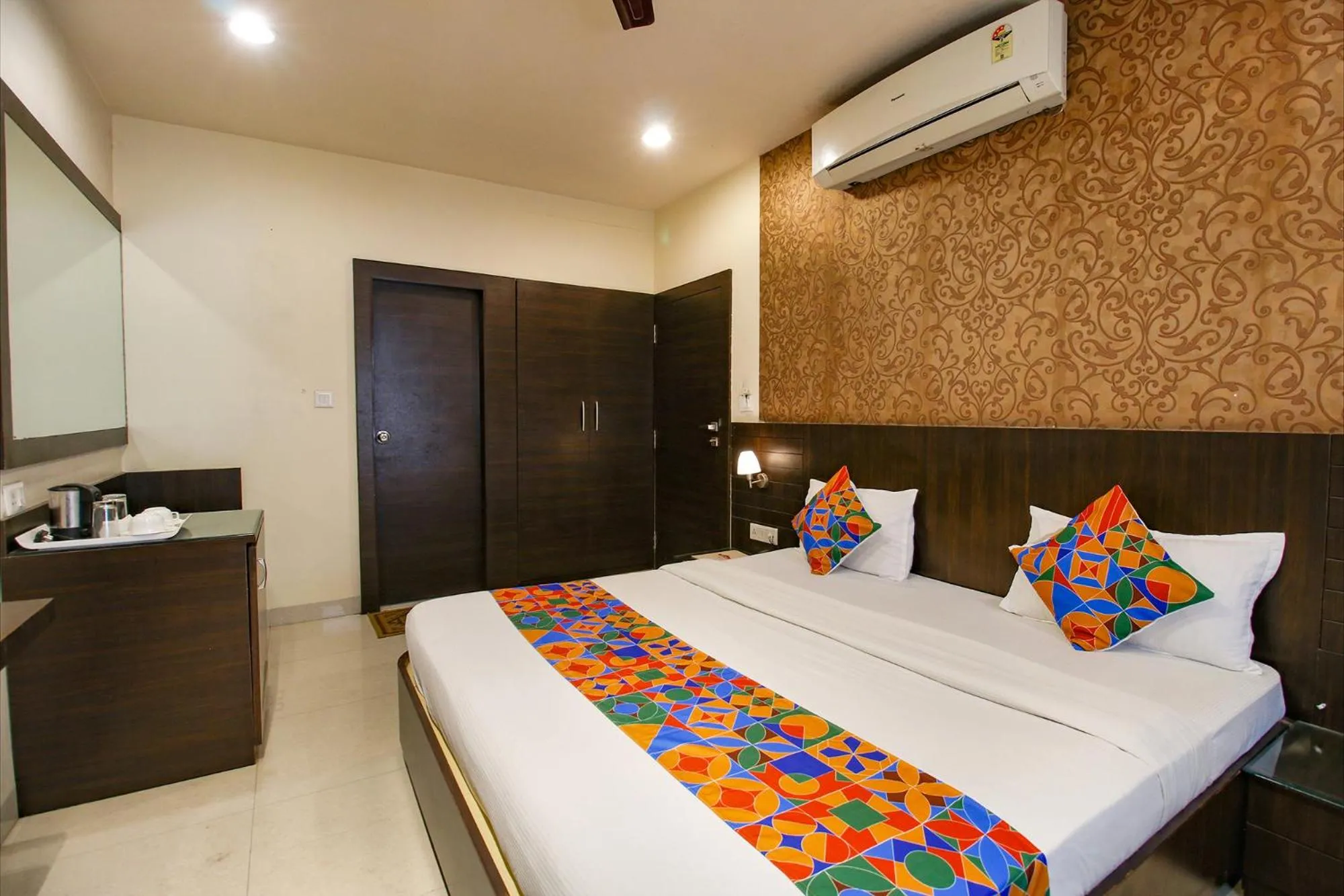 Bed in FabHotel Kamla Regency