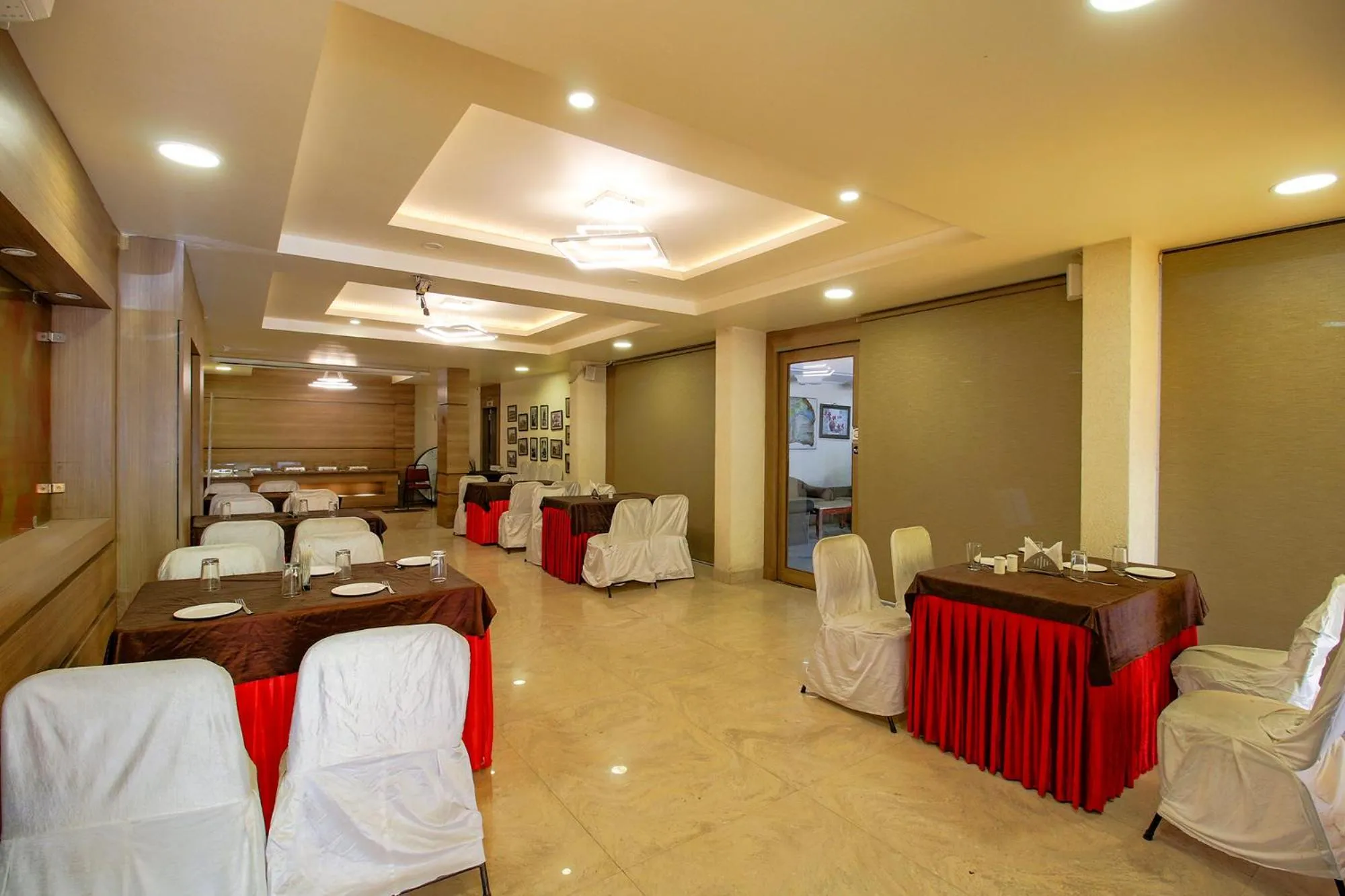Banquet/Function facilities in FabHotel Kamla Regency