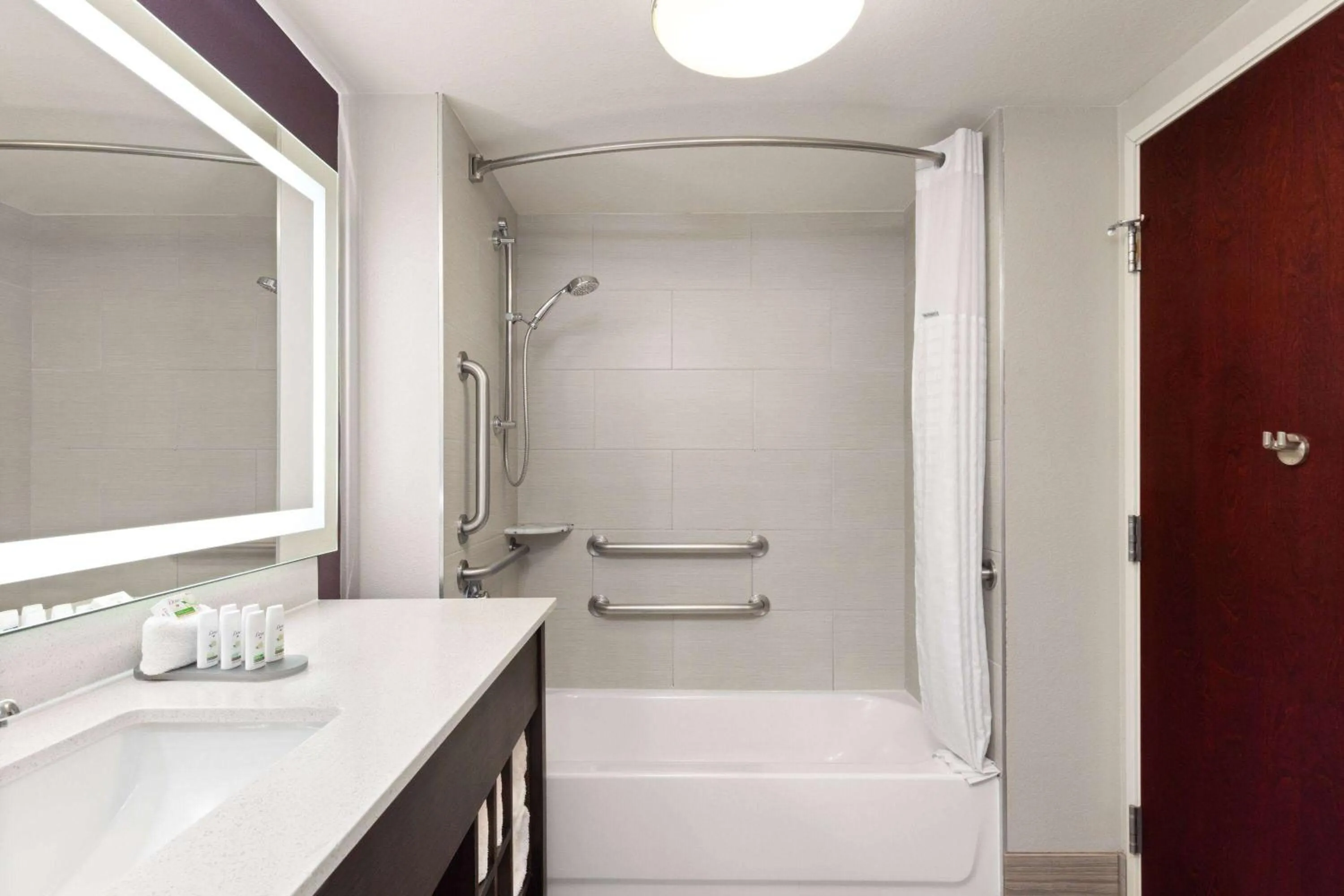 Bathroom in La Quinta by Wyndham Williams-Grand Canyon Area