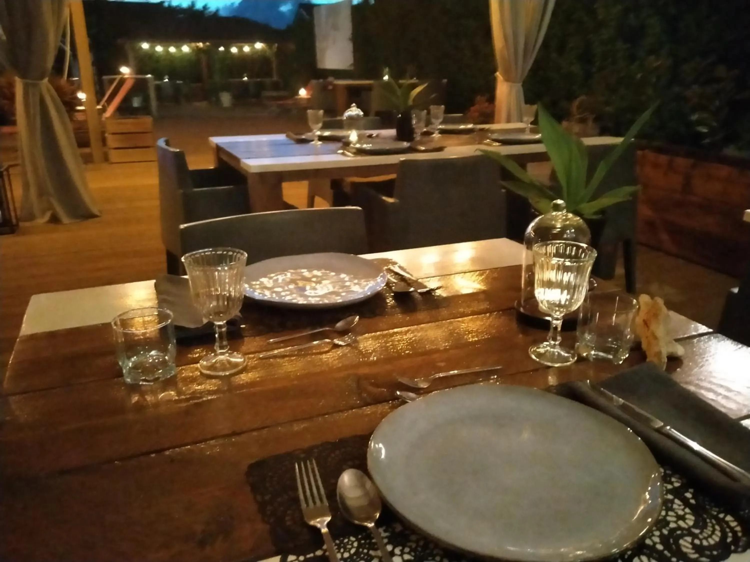 Restaurant/places to eat in Red Palm Village