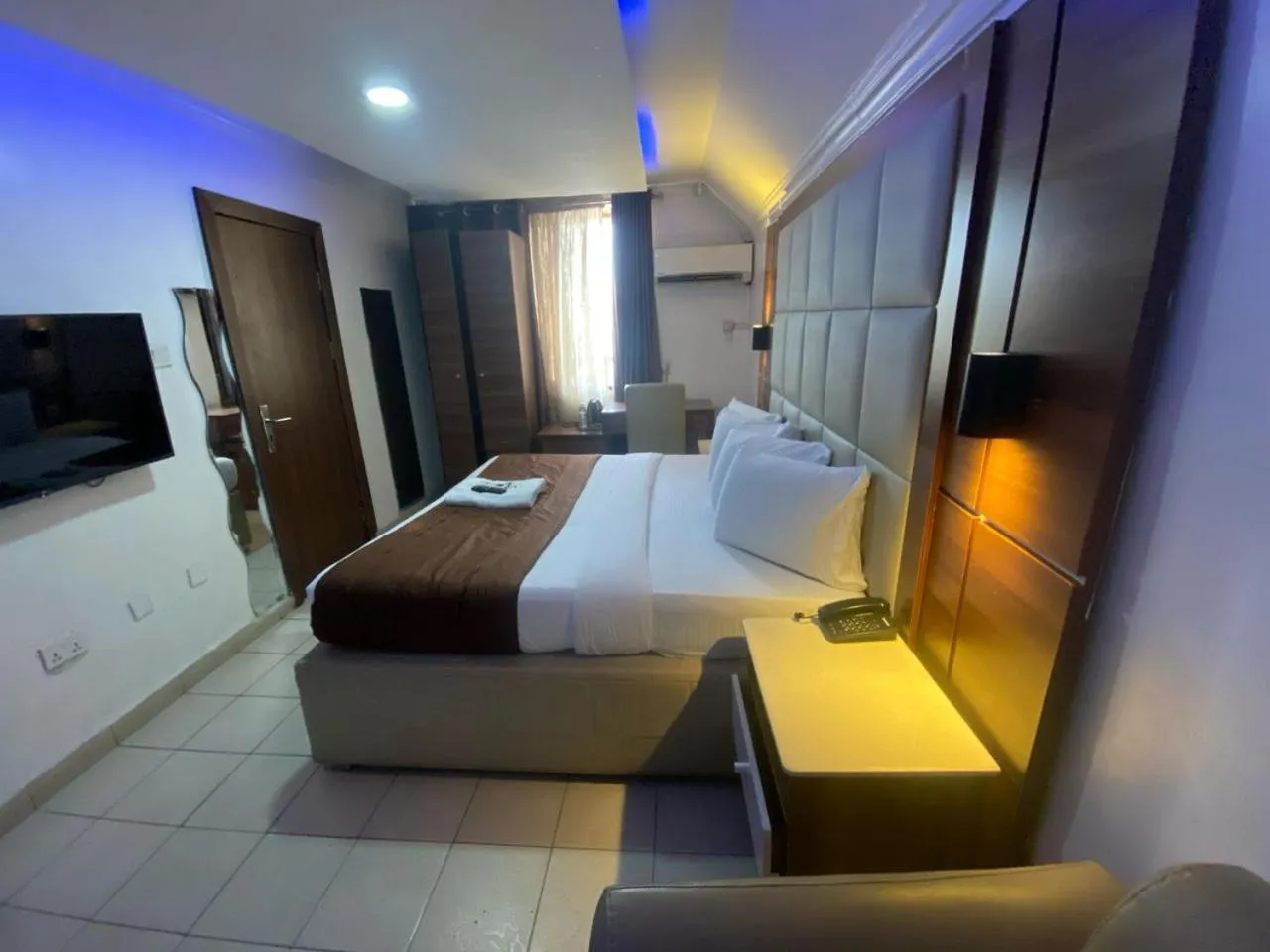 Bed in Presken Hotel Mojidi, Allen Ikeja