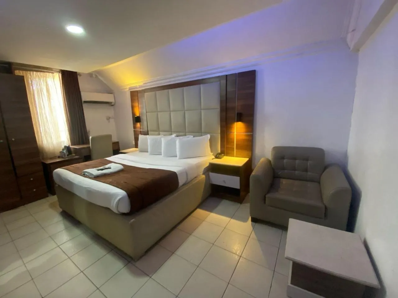 Bed in Presken Hotel Mojidi, Allen Ikeja