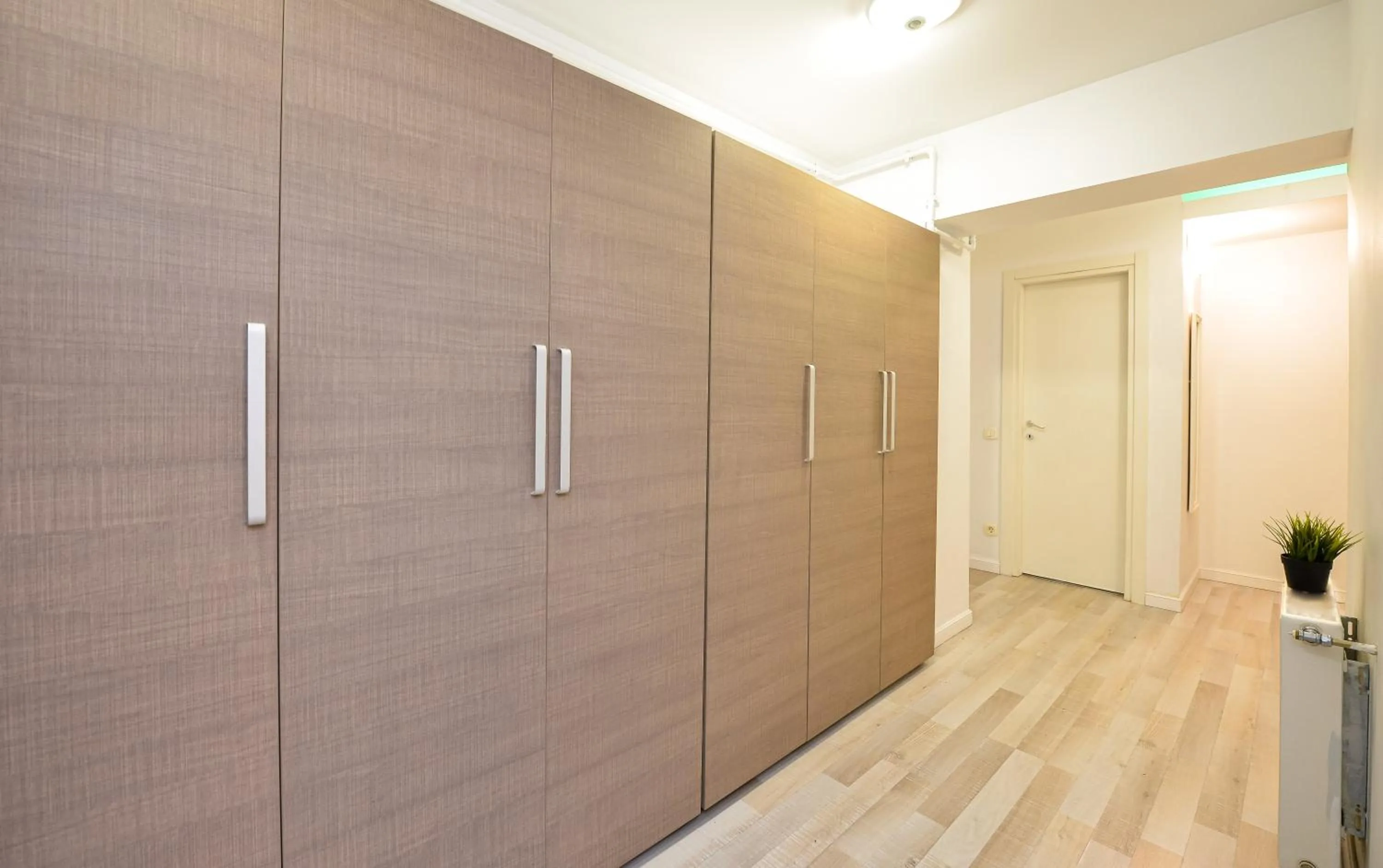 wardrobe in CityScape Bucharest