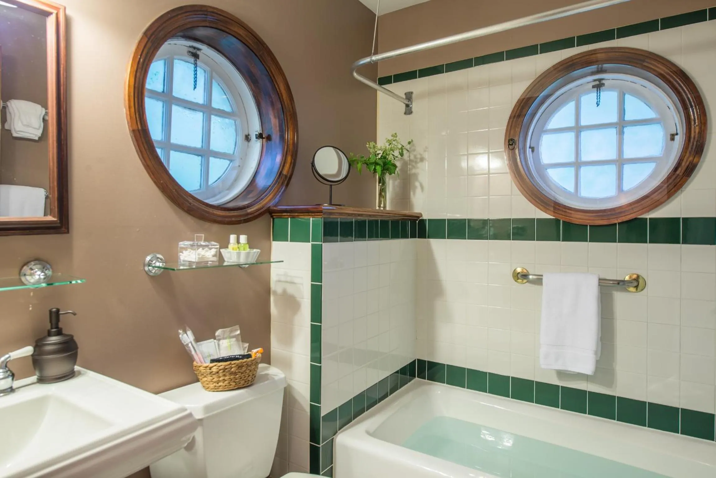 Bathroom in Inn on Putney Road