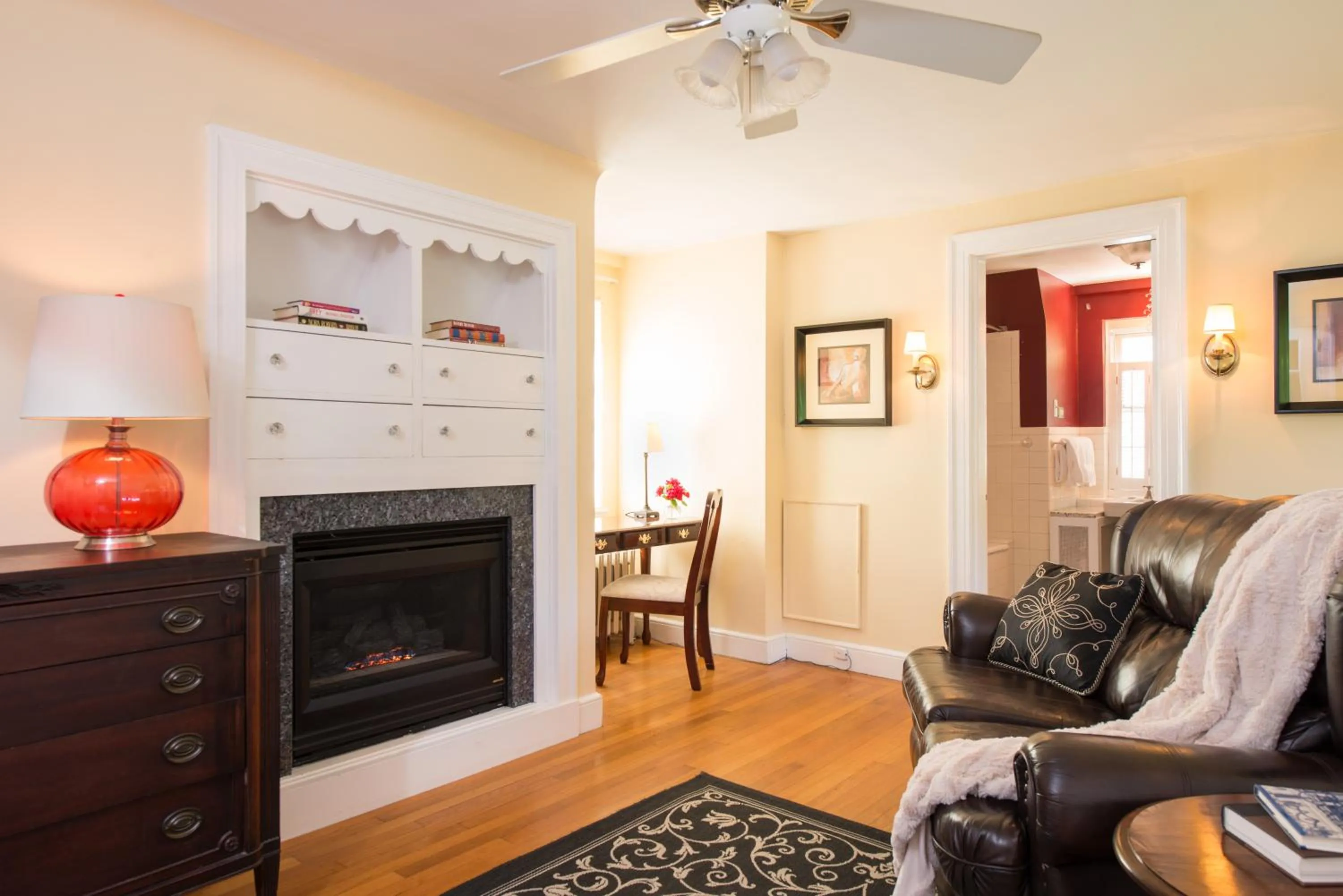 Living room in Inn on Putney Road