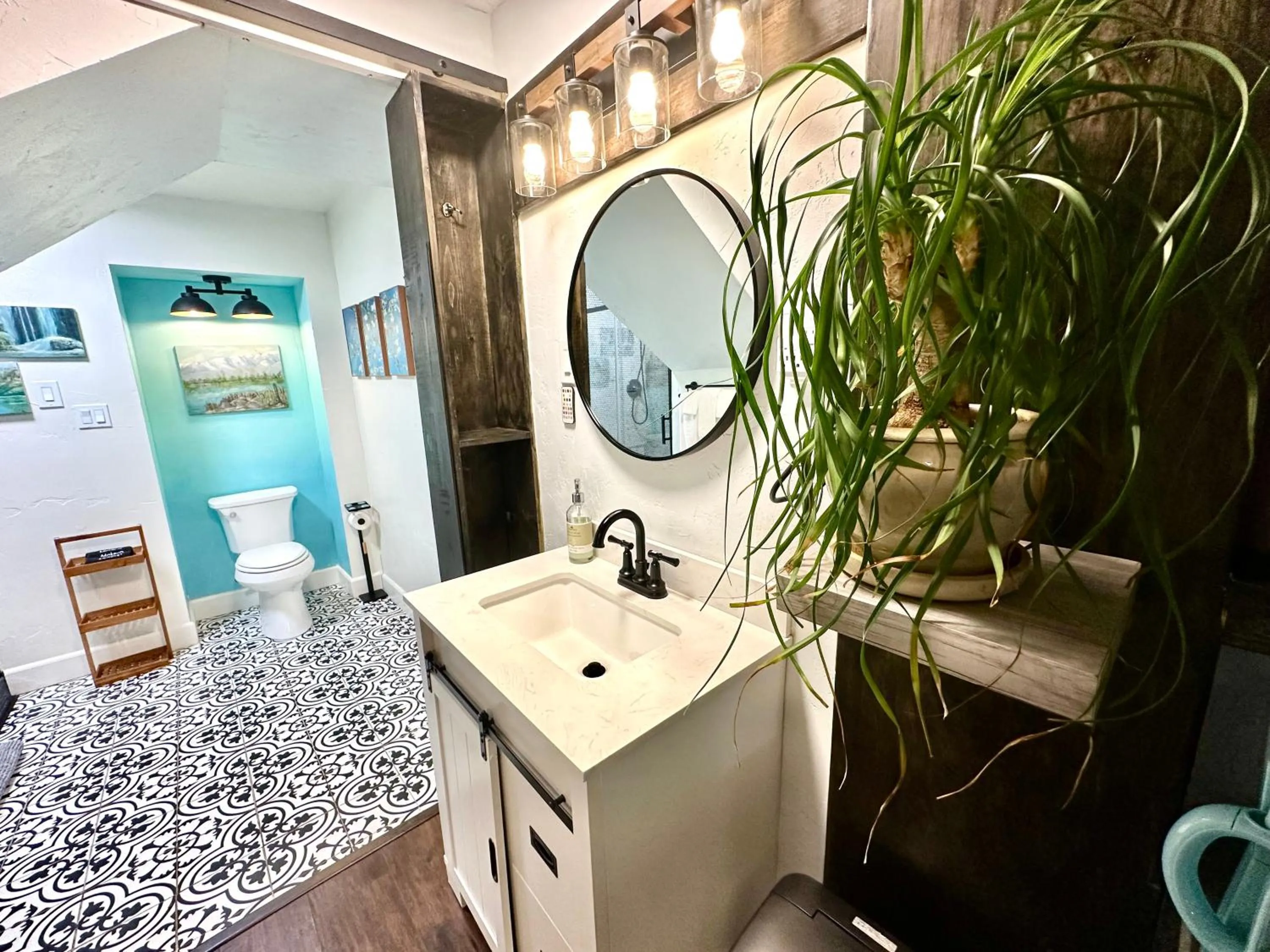 Bathroom in The Pines Inn and Cottages