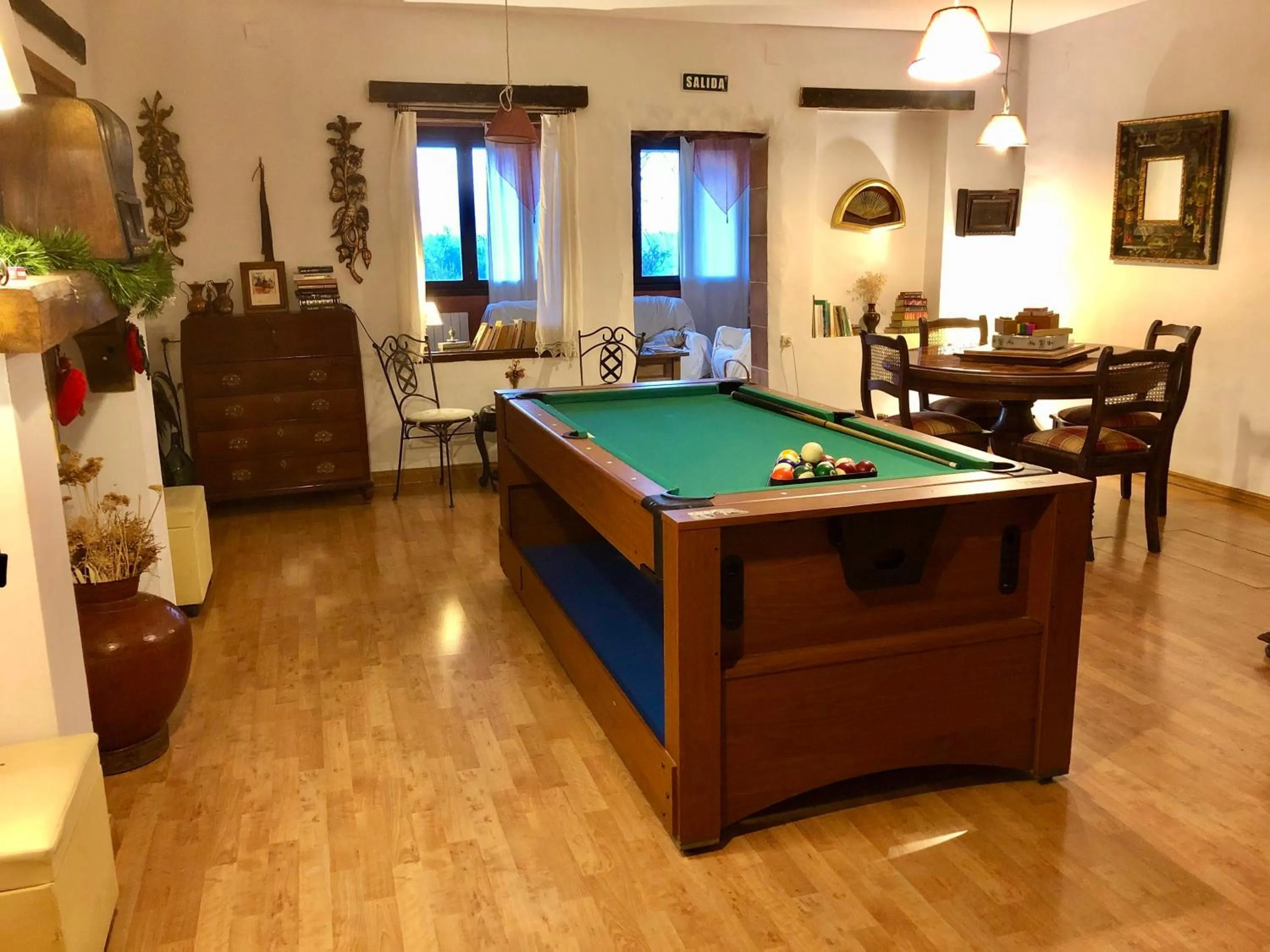 Billiard in Hotel Finca Aldabra