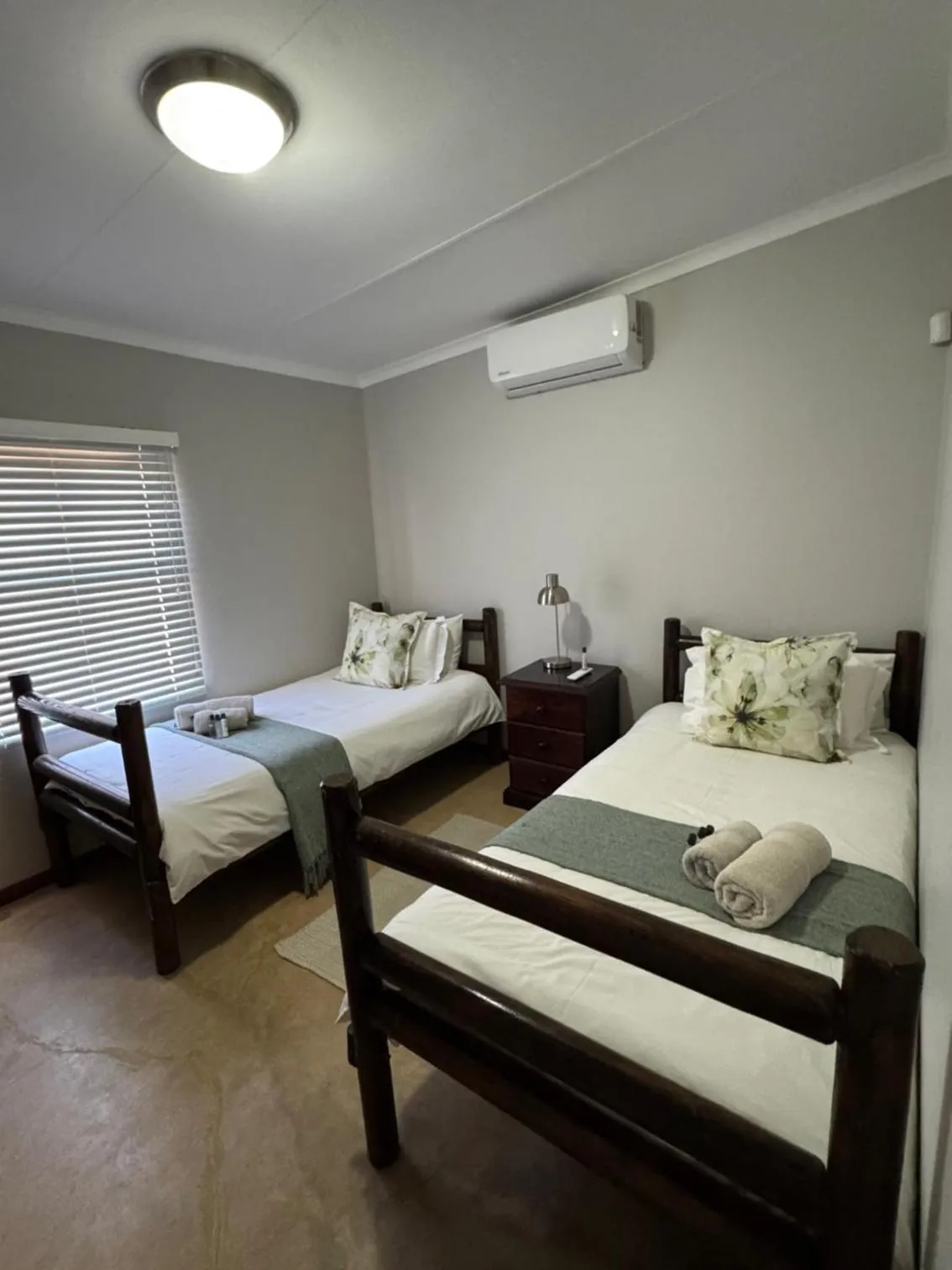 Photo of the whole room, Bed in Lake Grappa Guestfarm