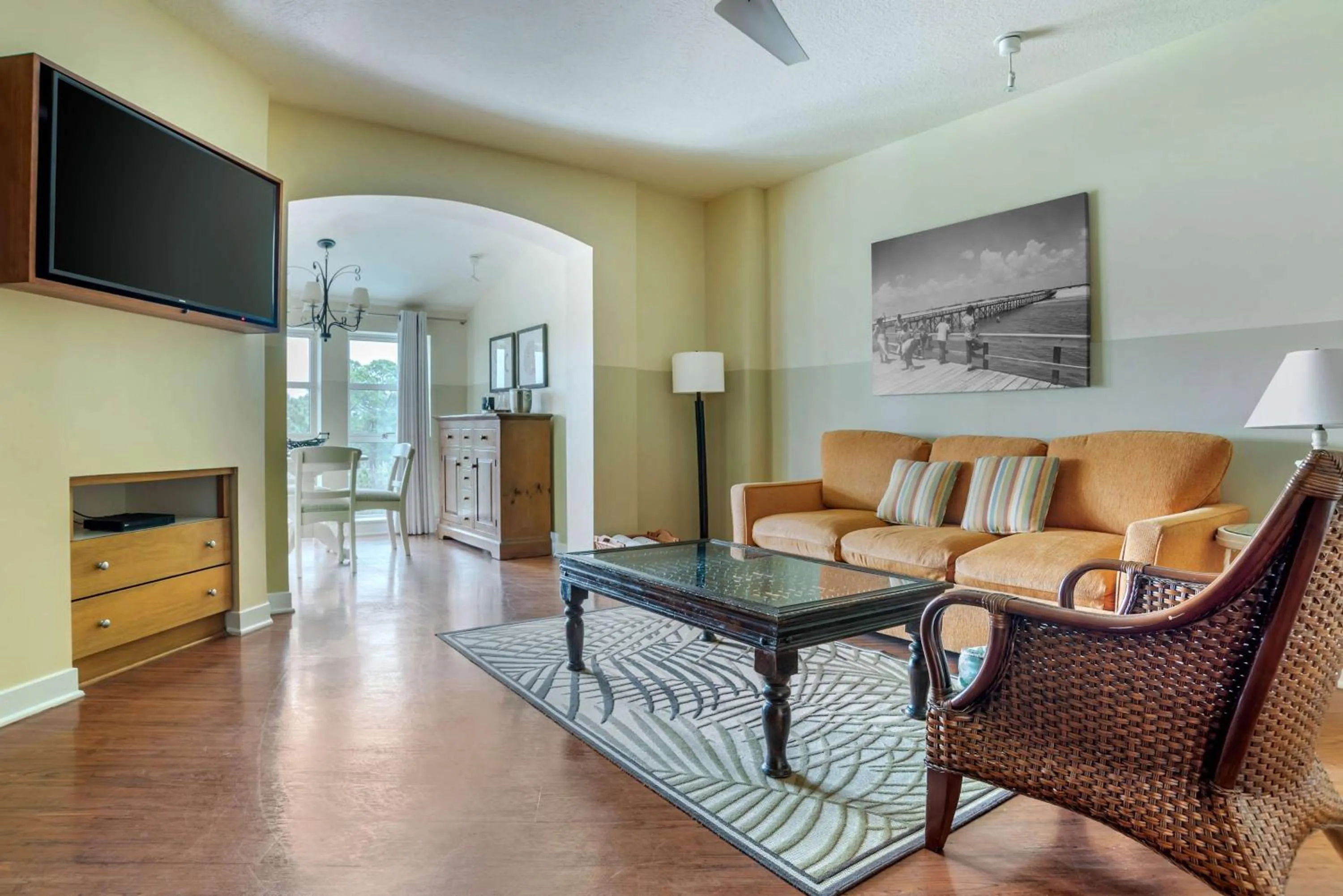 Communal lounge/ TV room in Hilton Grand Vacations Club Sandestin