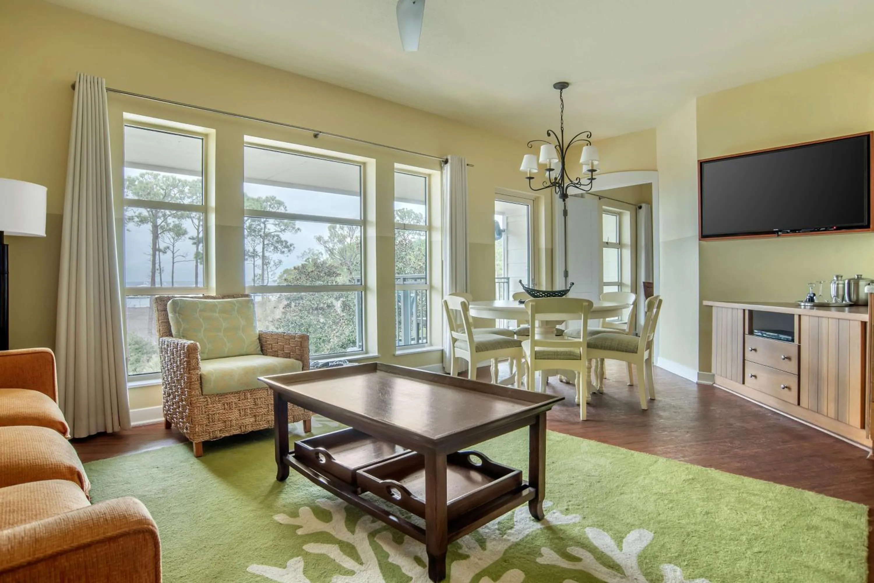 Kitchen or kitchenette in Hilton Grand Vacations Club Sandestin