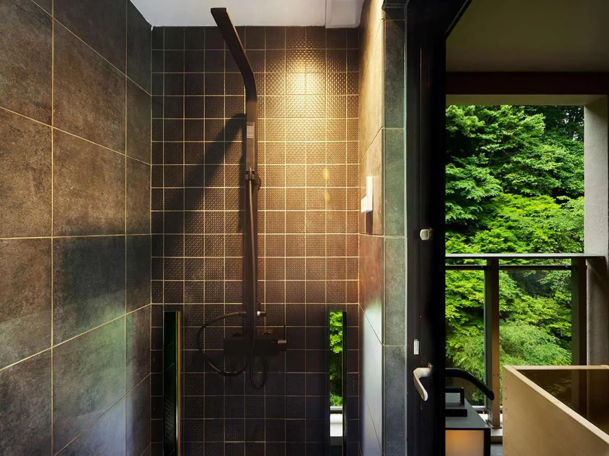 Shower in Hanare Matsushimakaku