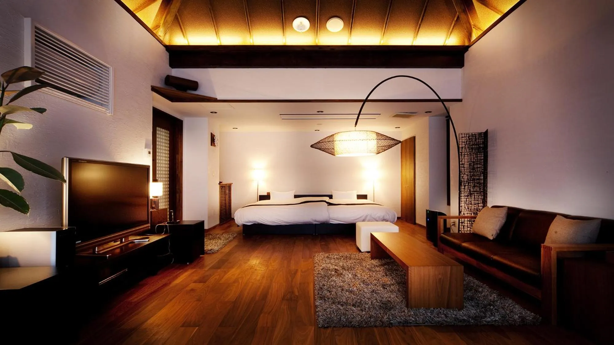 Bed in Premium Suites Matsushimakaku Produced by Shousuke no Yado Takinoyu