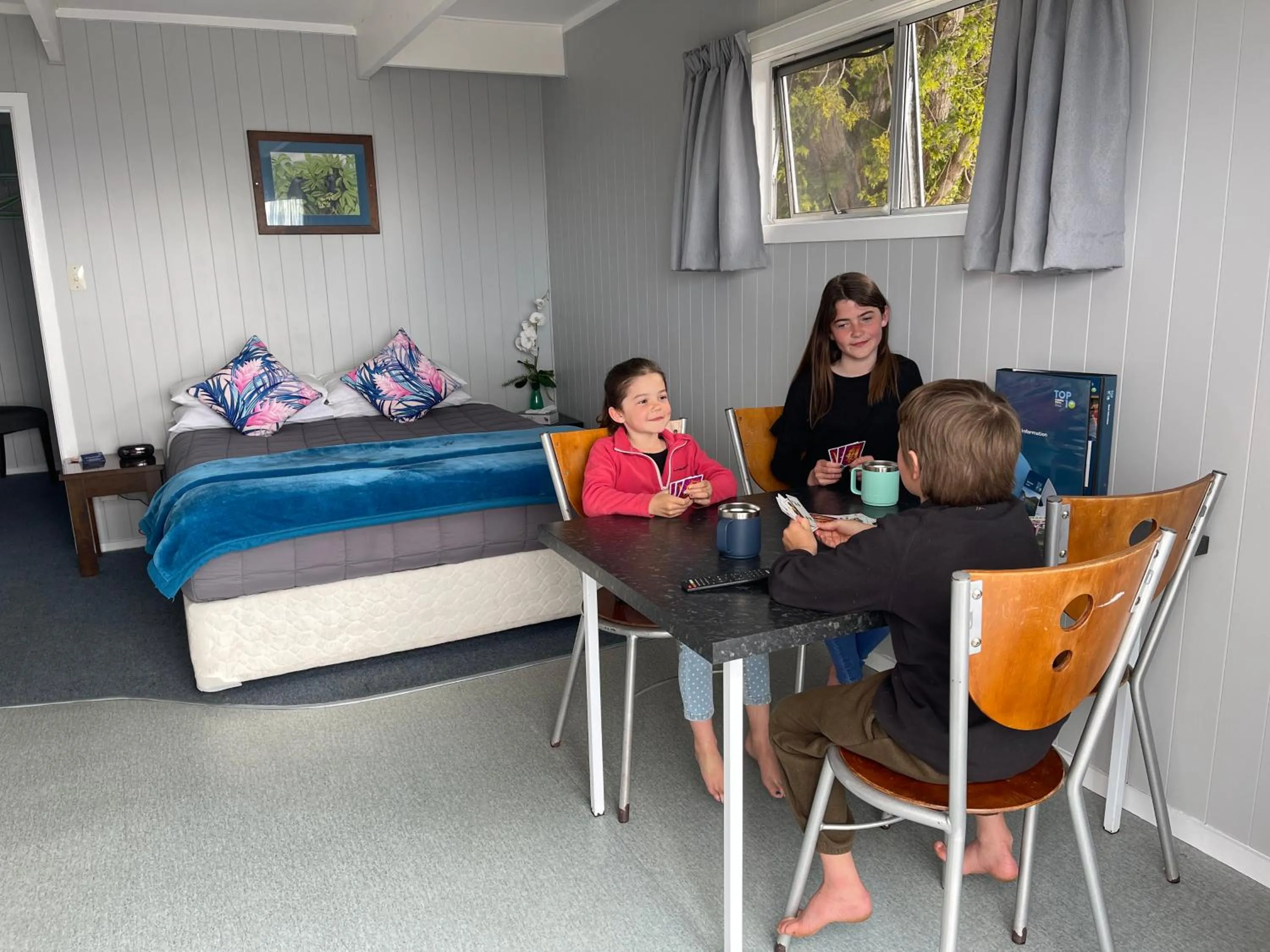 People in Motutere Bay TOP 10 Holiday Park