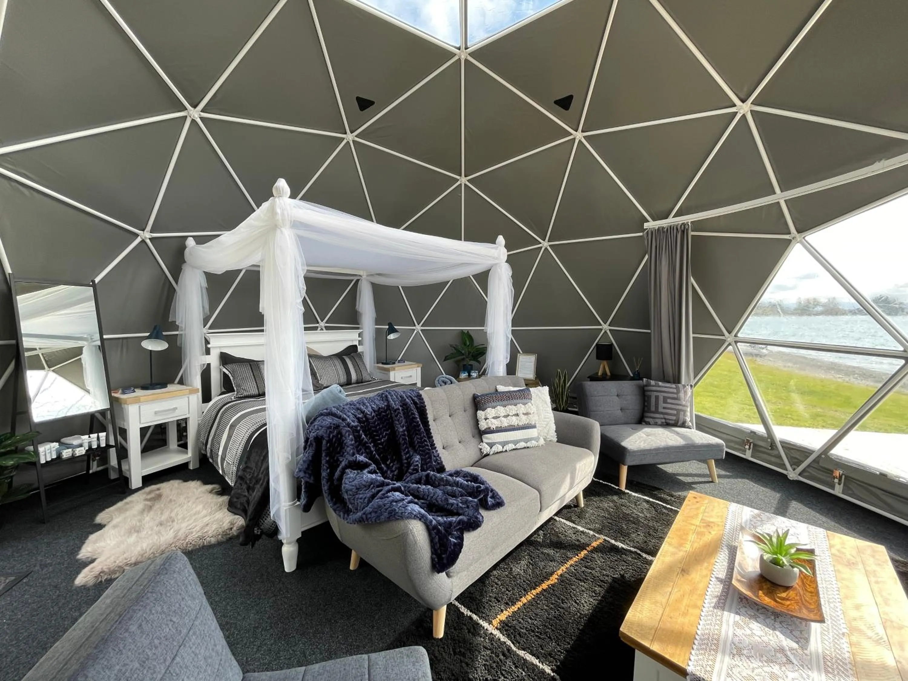 Bed in Motutere Bay TOP 10 Holiday Park