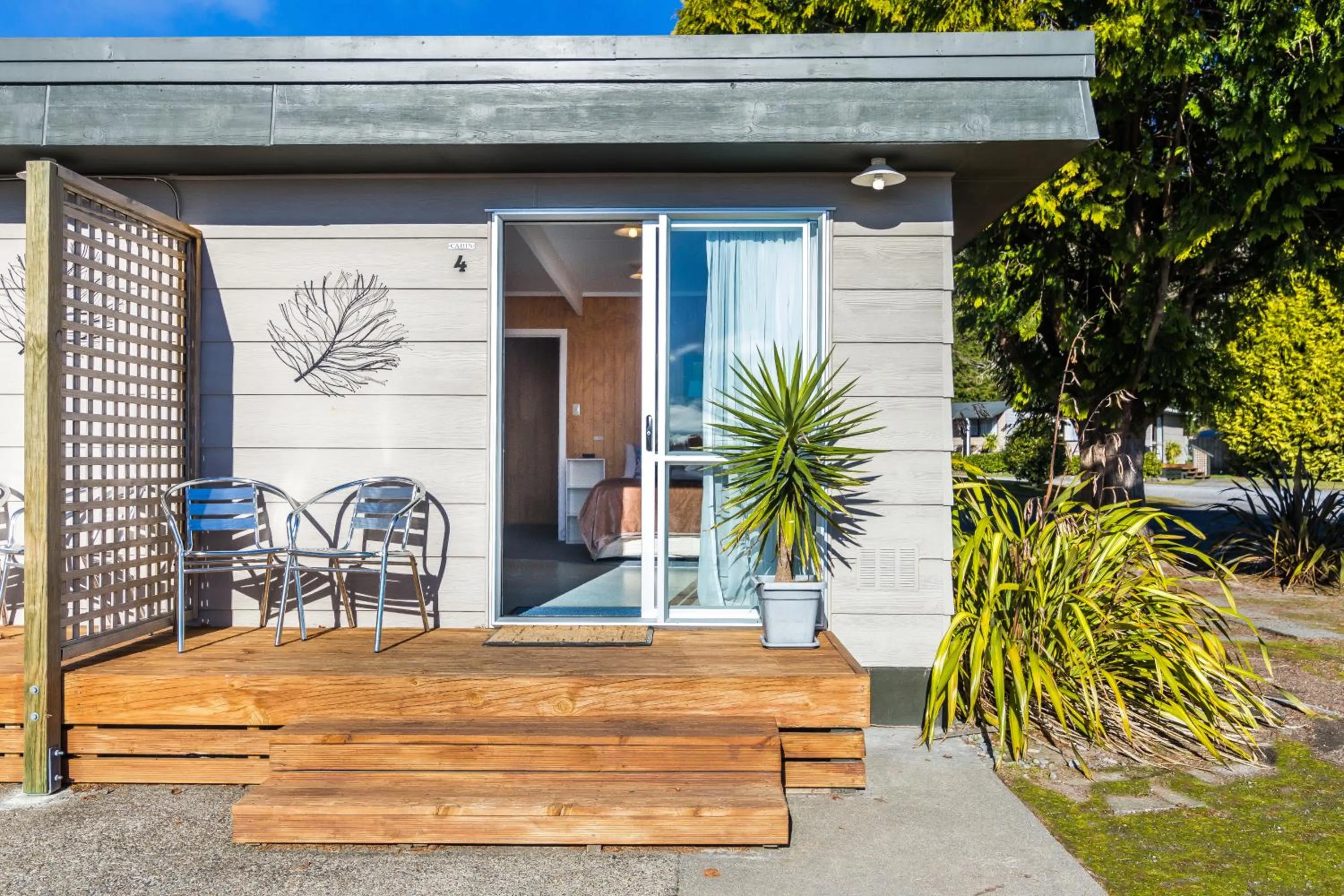 Patio in Motutere Bay TOP 10 Holiday Park