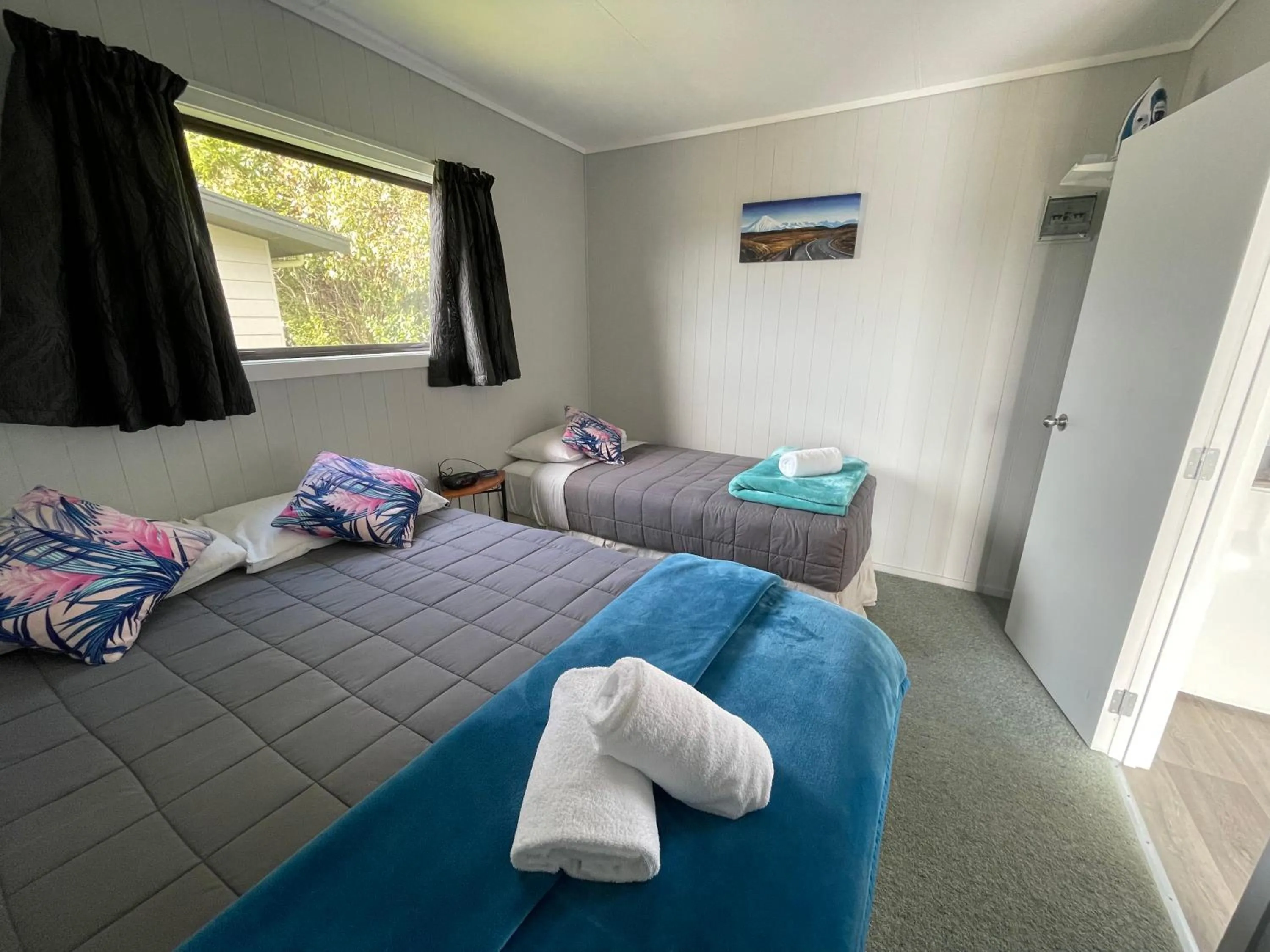 Bed in Motutere Bay TOP 10 Holiday Park