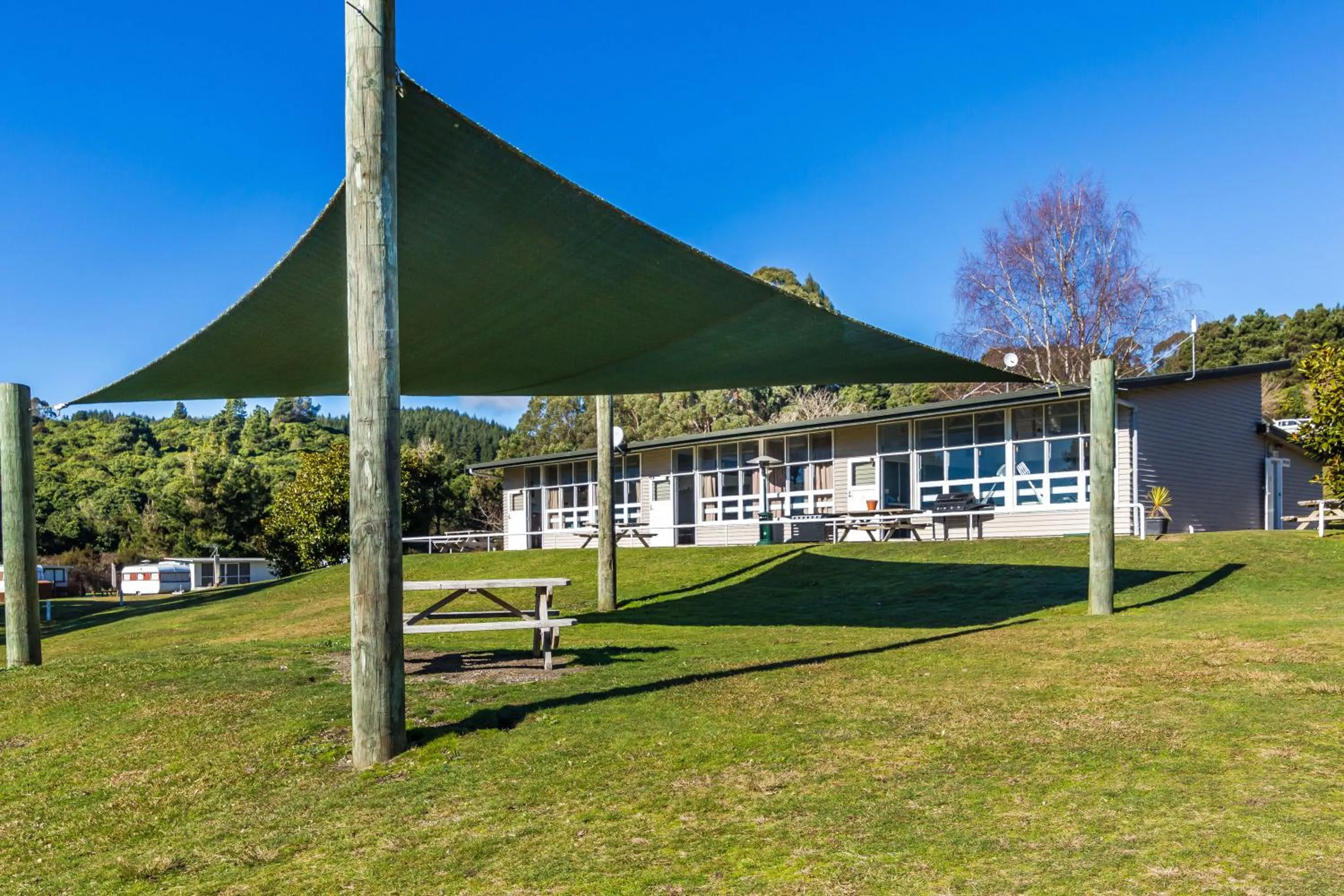 Restaurant/places to eat in Motutere Bay TOP 10 Holiday Park