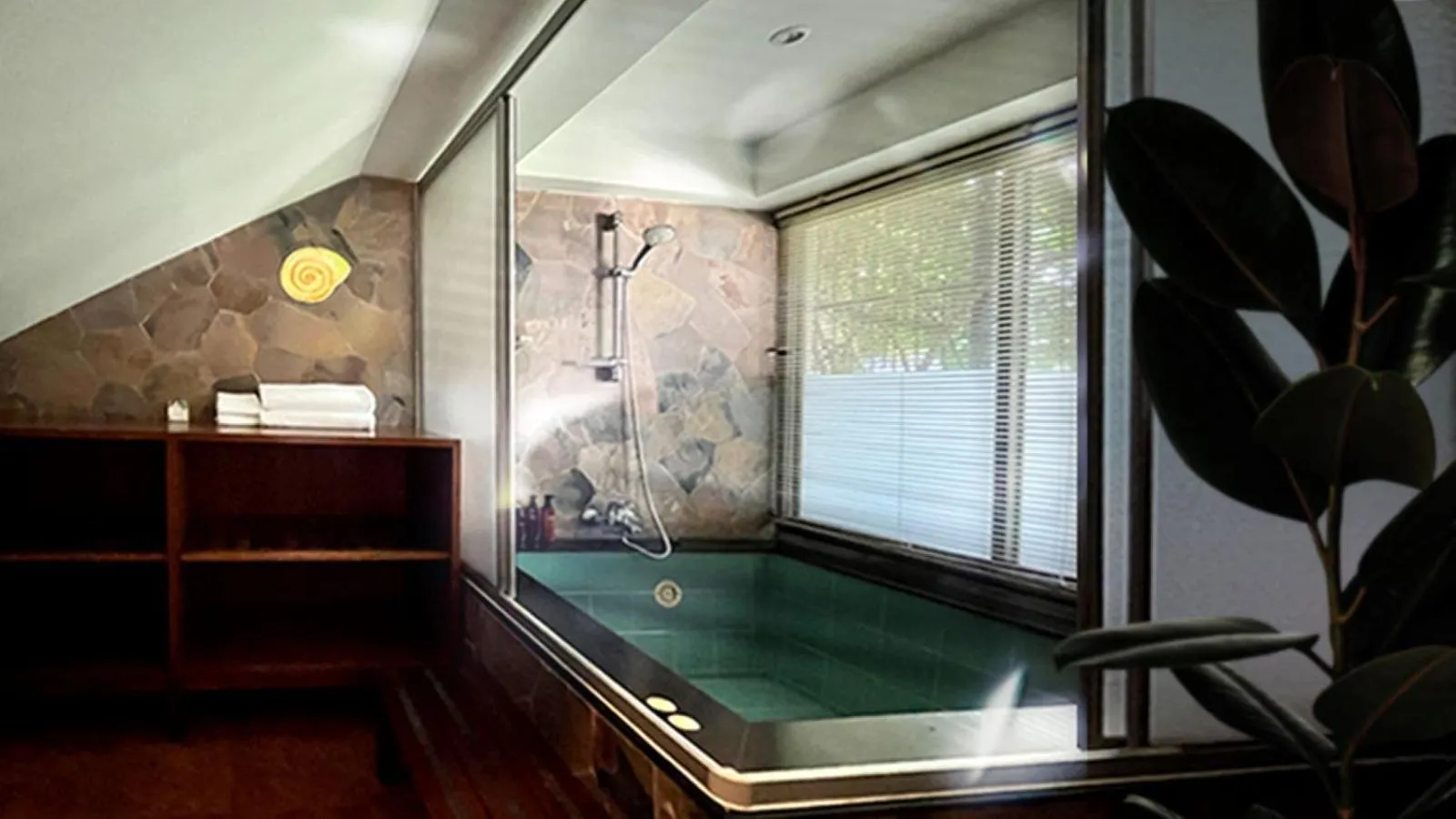 Hot Tub in Birds and Bees Resort