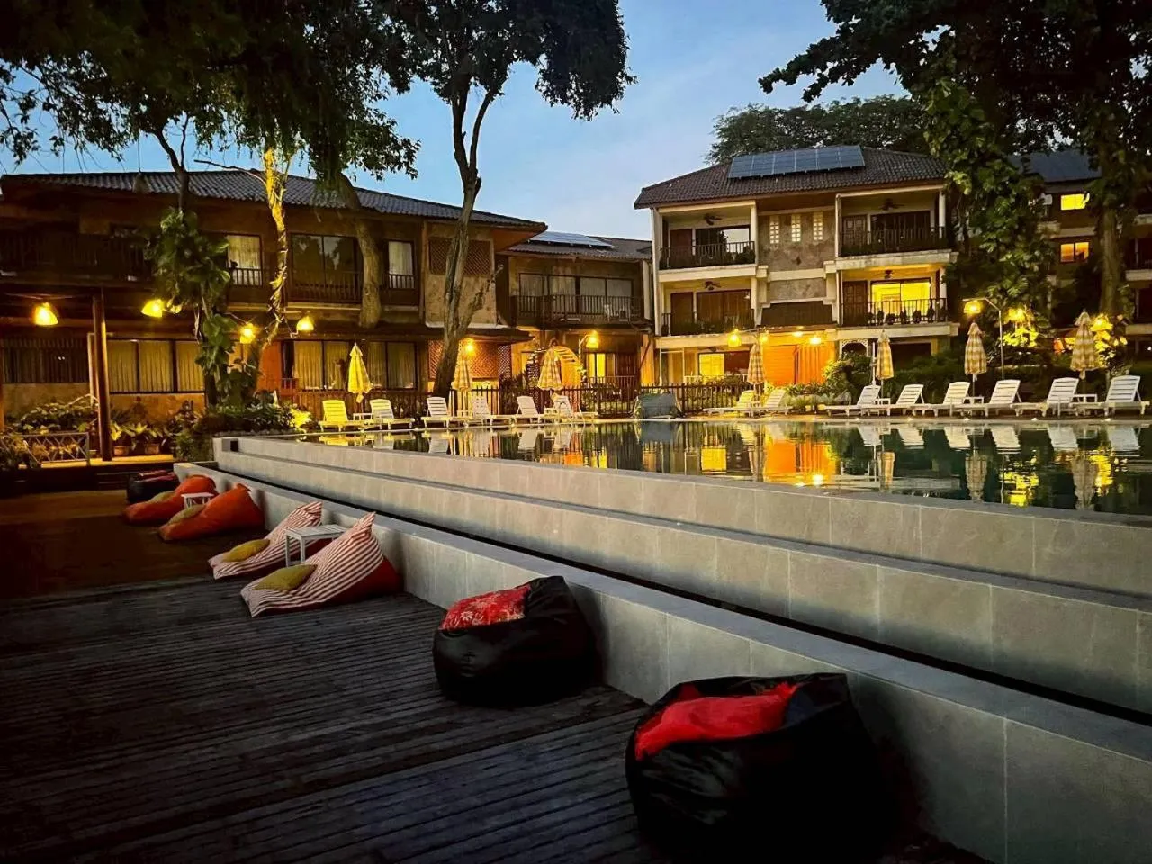 Swimming pool in Birds and Bees Resort