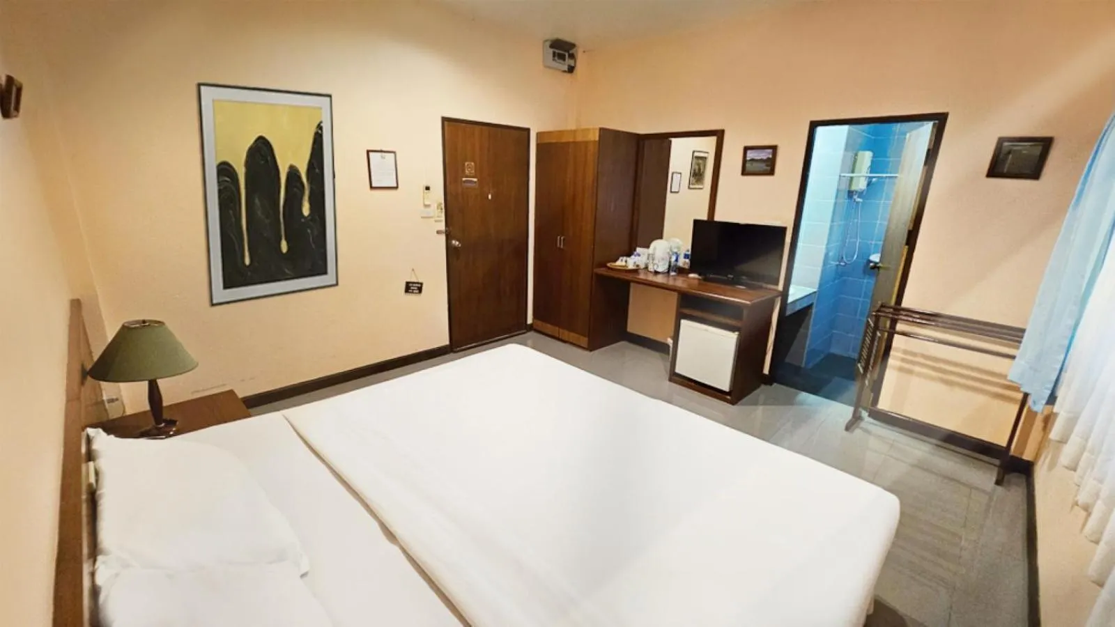 Bed in Birds and Bees Resort