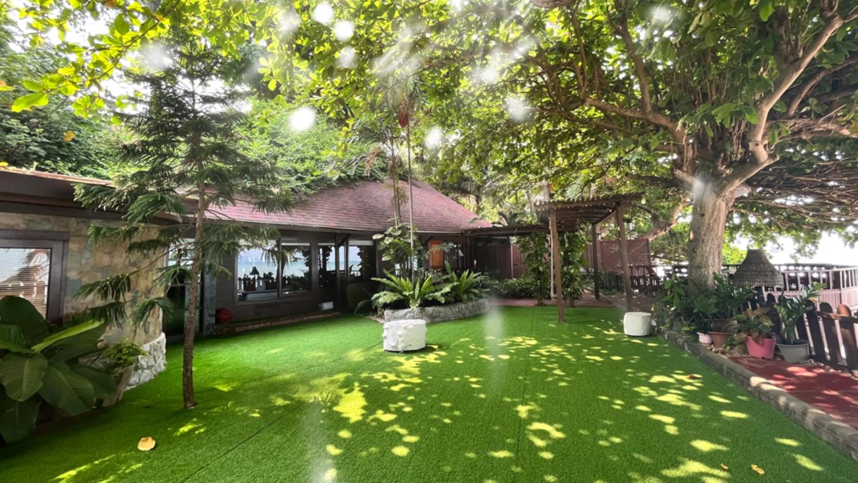 Balcony/Terrace in Birds and Bees Resort