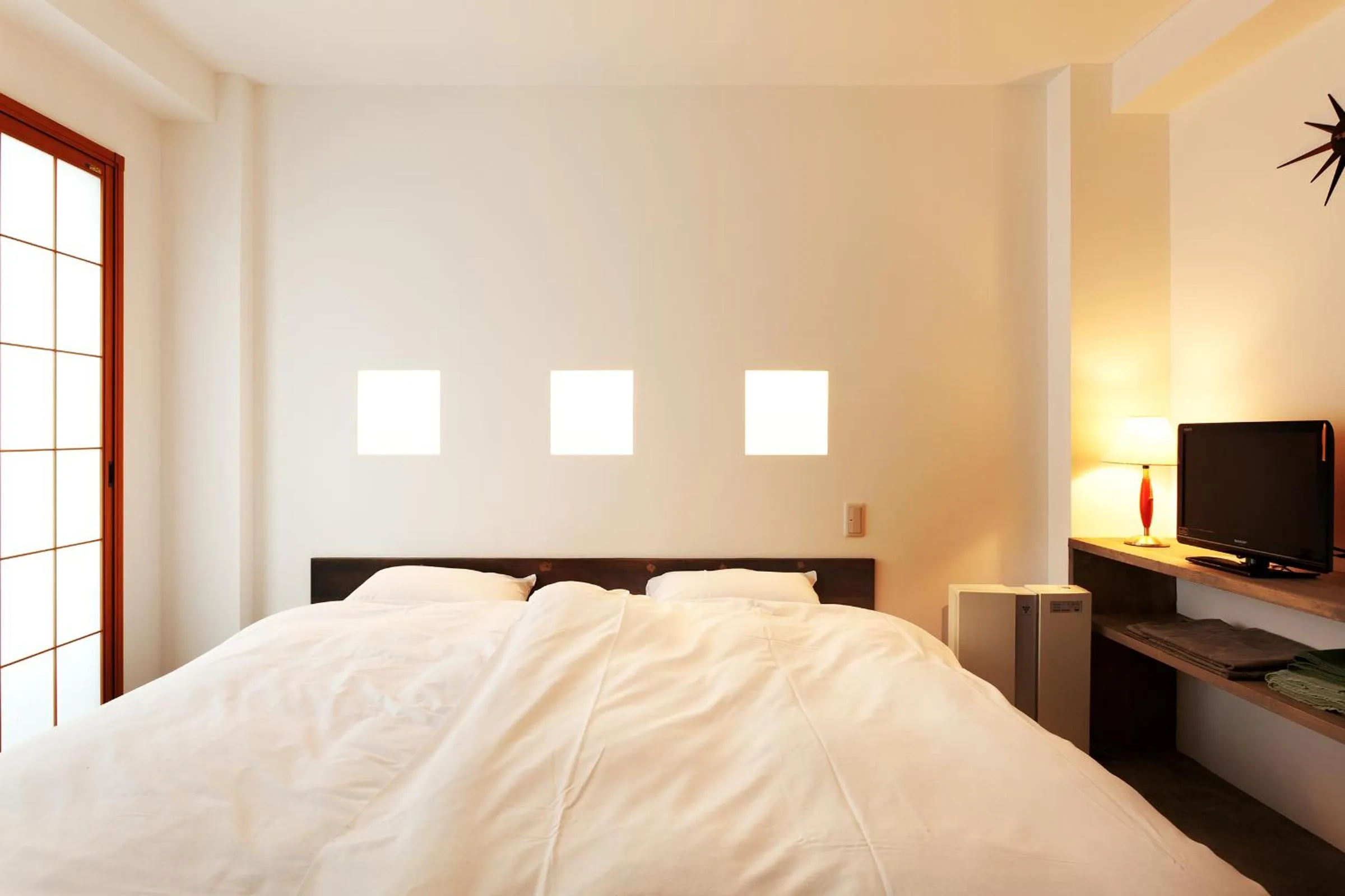 Bed in Yukkura Inn self-service INN "Aizu-Wakamatsu"