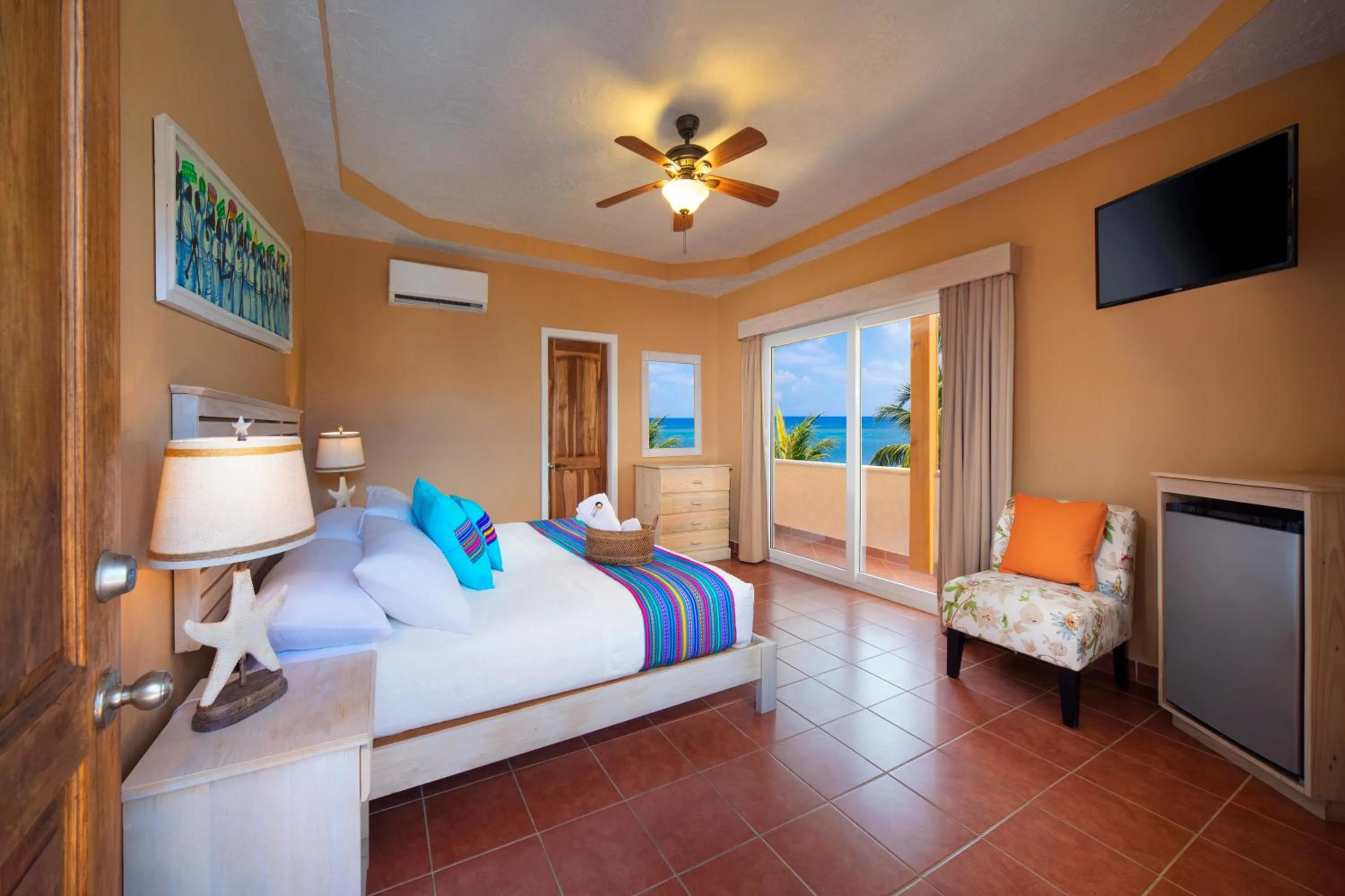 Bed in Mr. Tucan Hotel