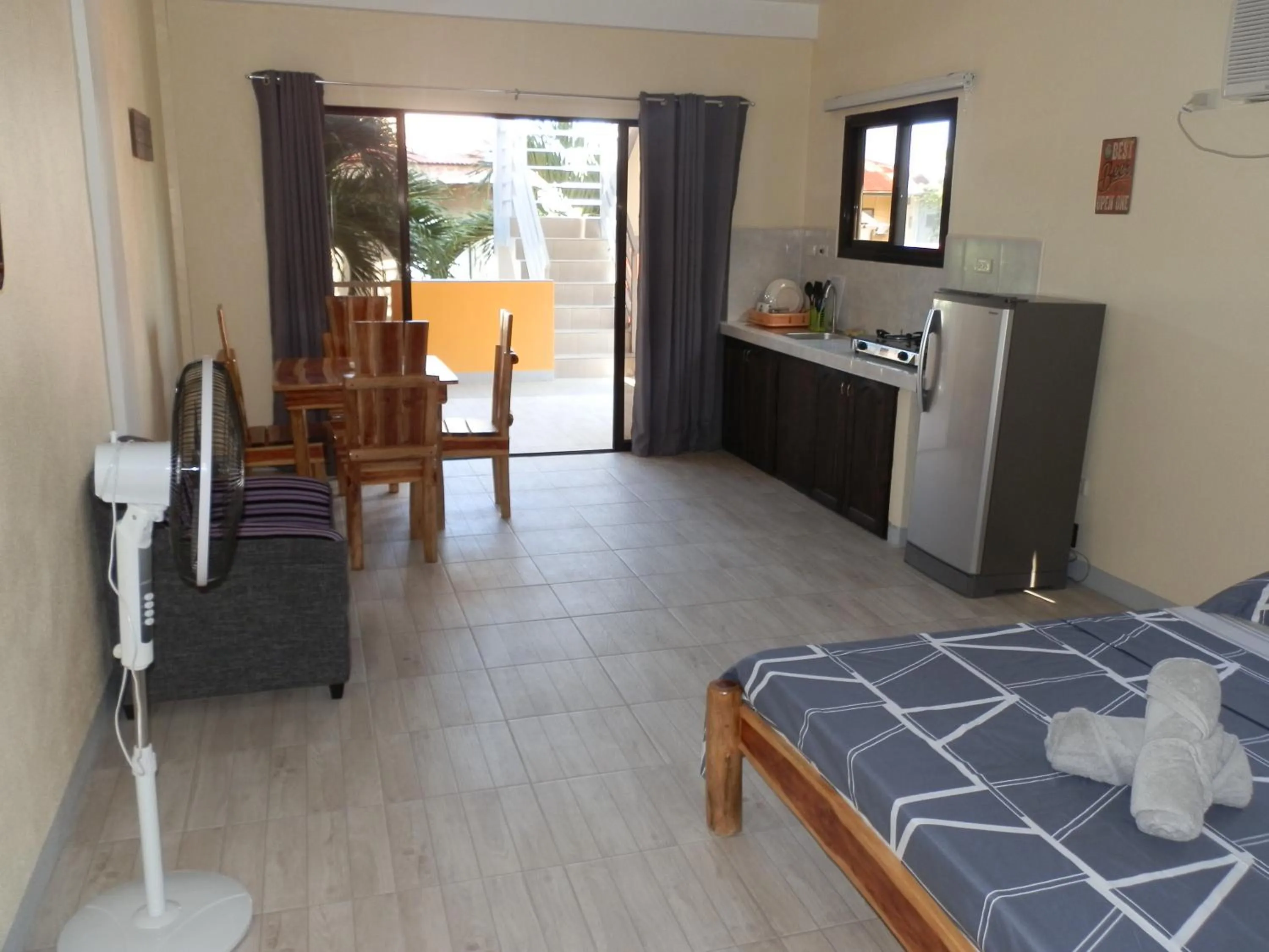 Living room, Bed in The Blue Pagong