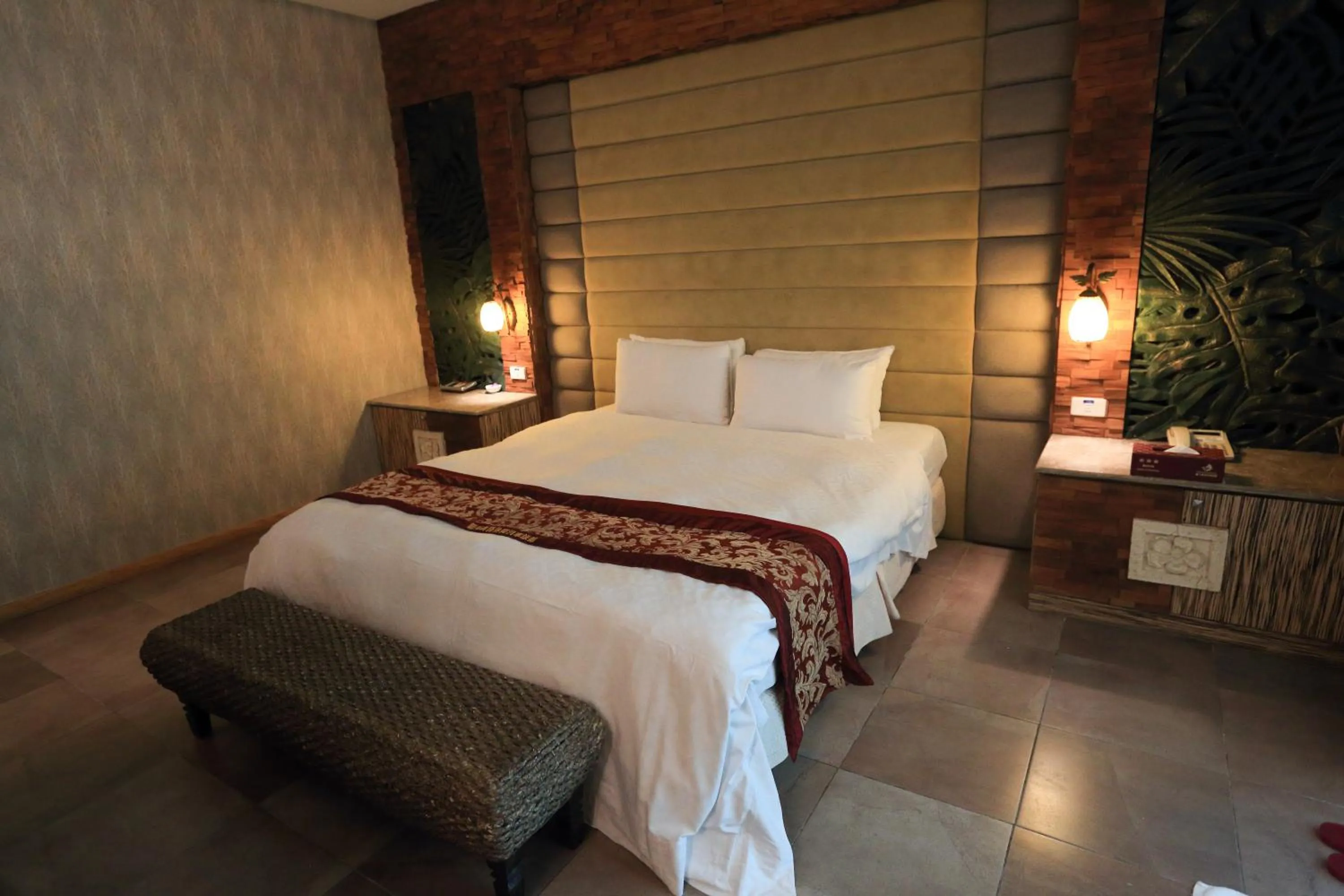 Bed in Moon Area Motel