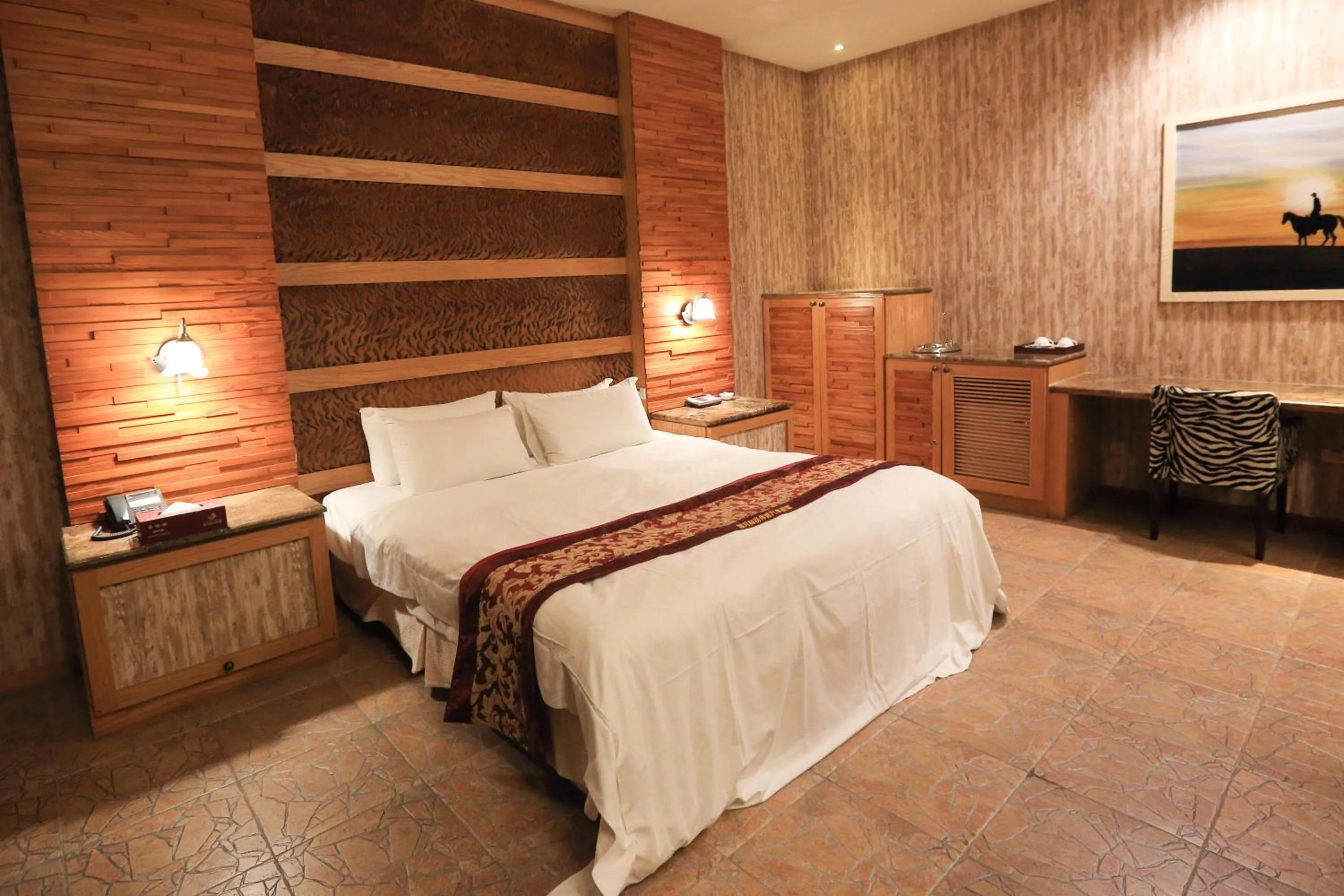 Bed in Moon Area Motel