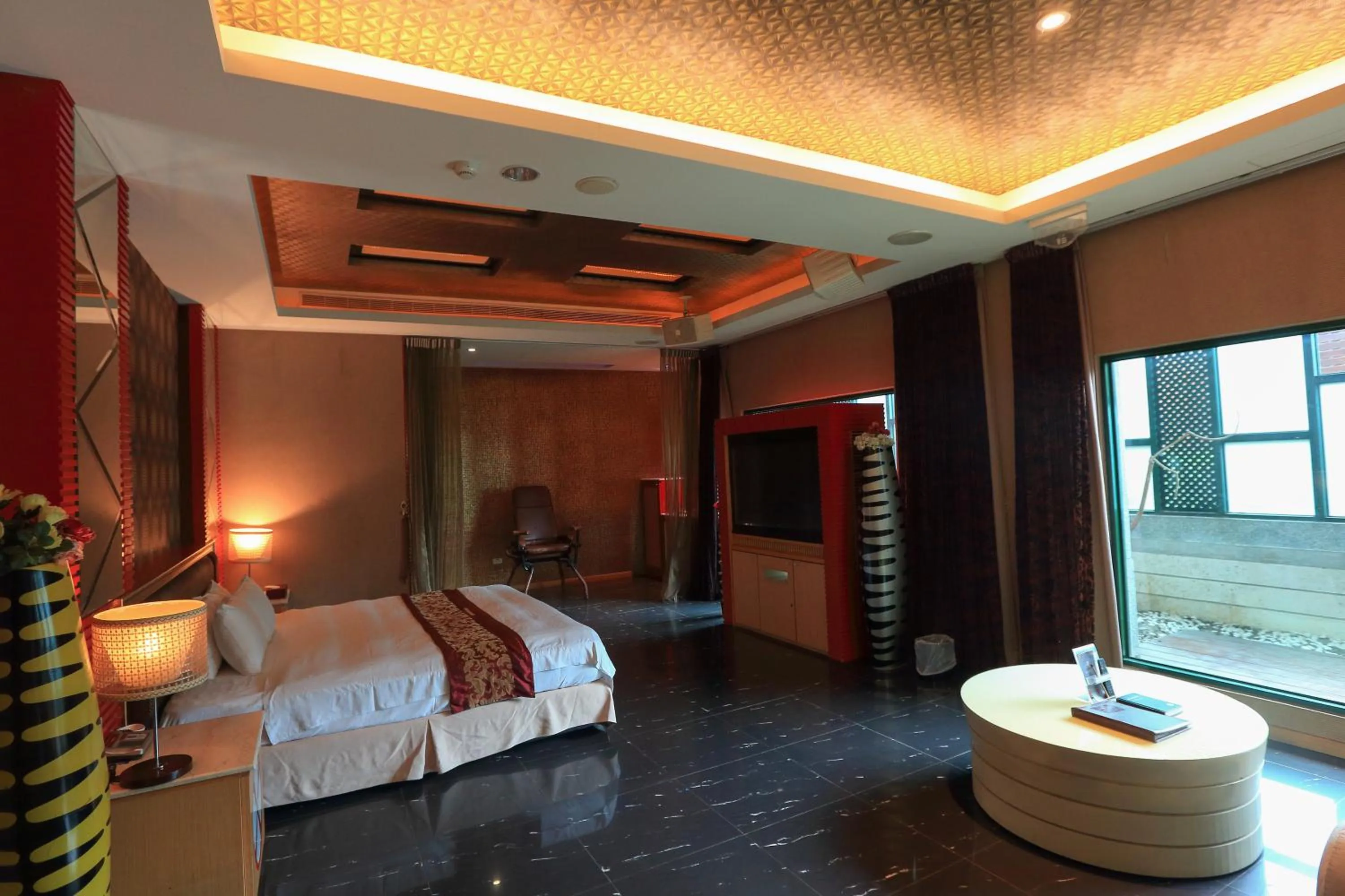 Bed in Moon Area Motel