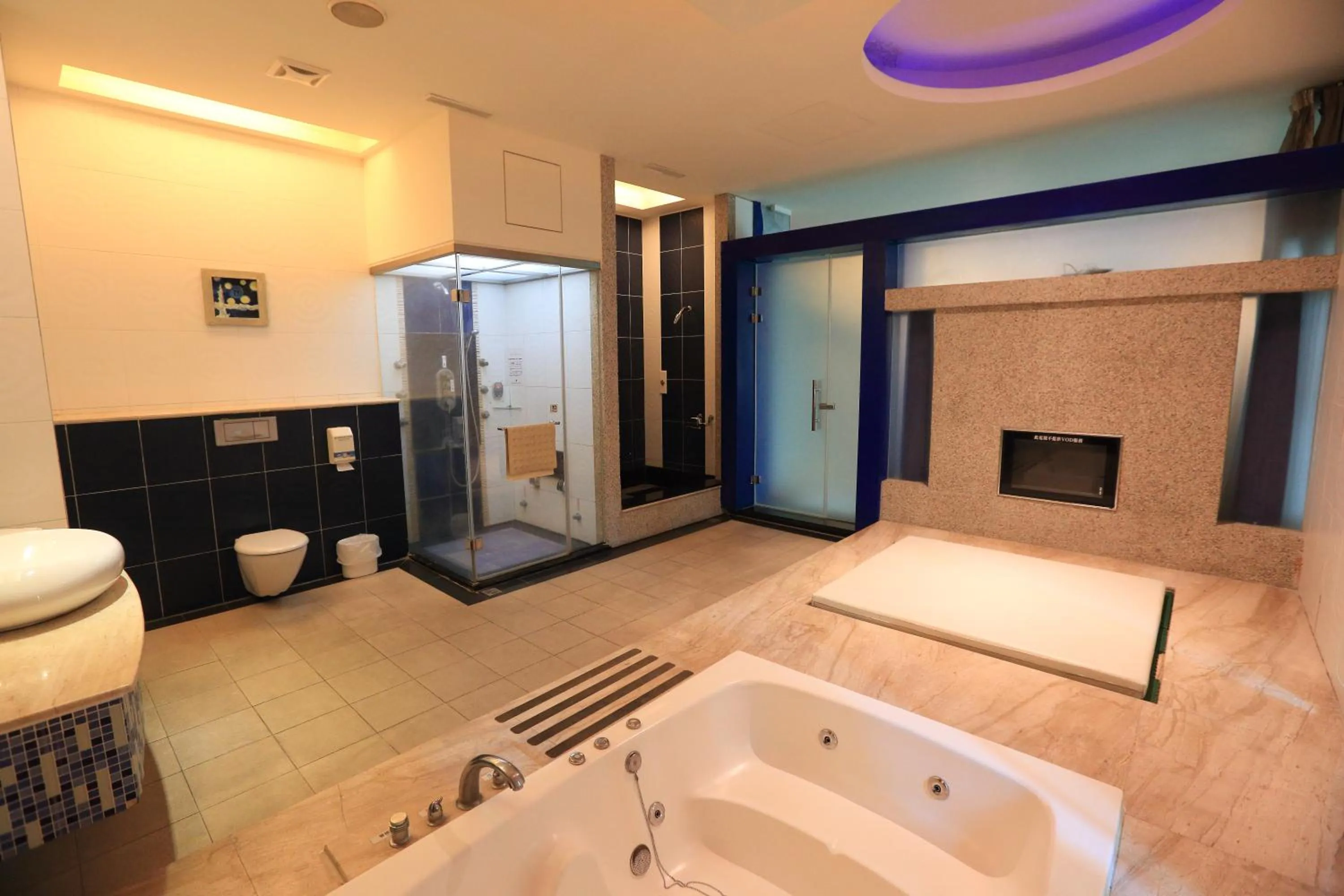 Bathroom in Moon Area Motel