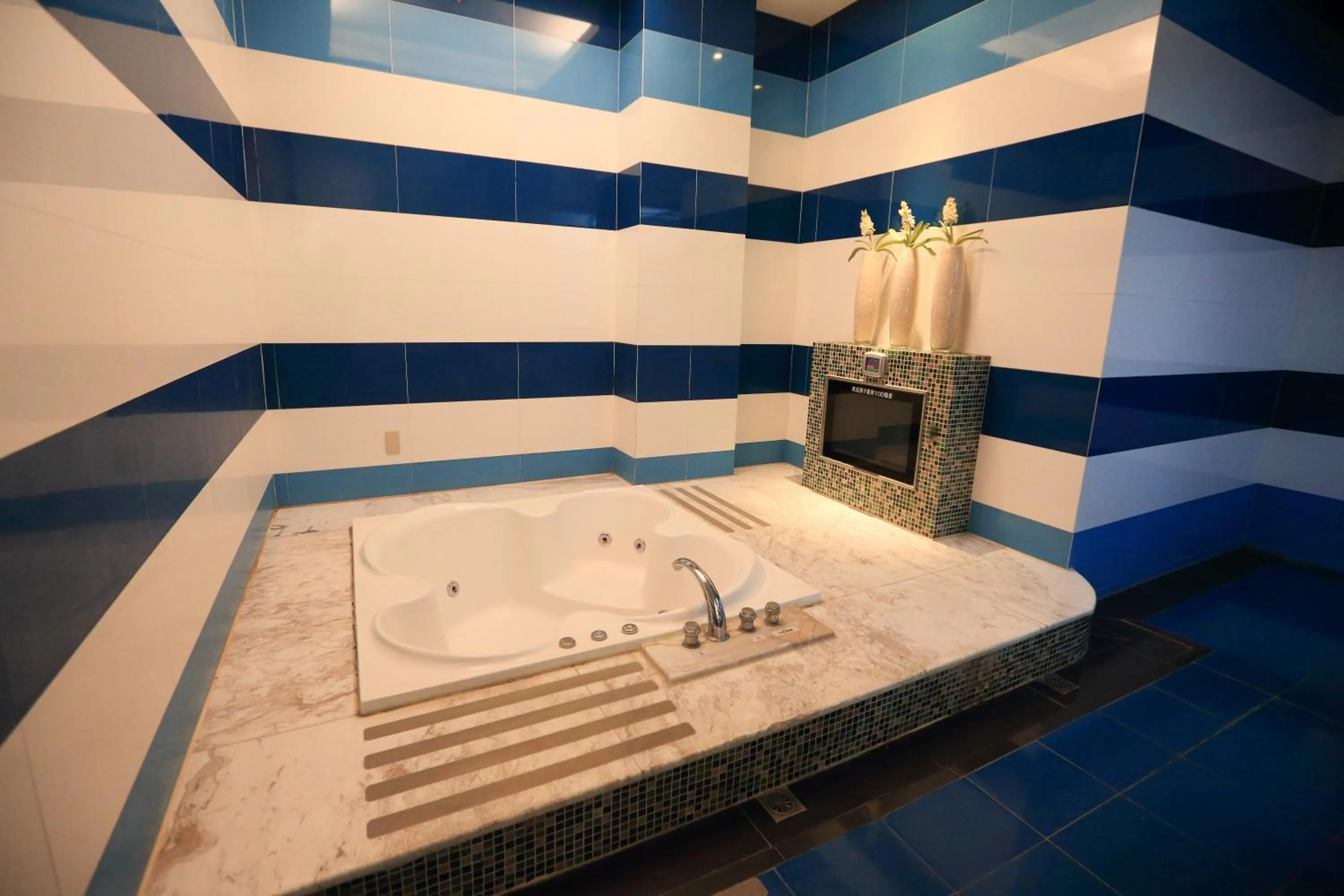 Bathroom in Moon Area Motel