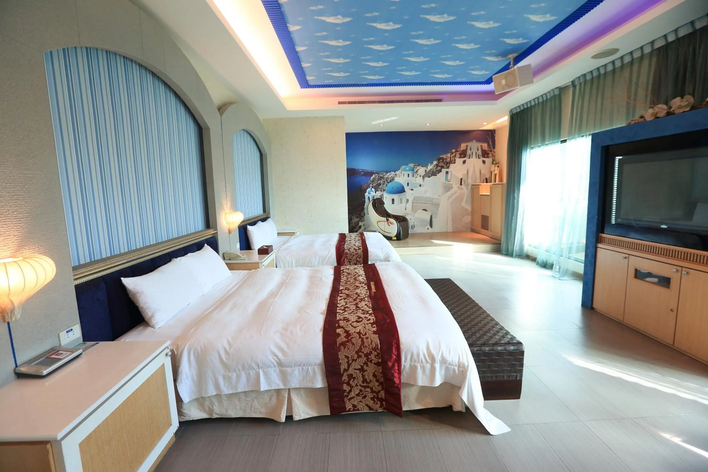 Bed in Moon Area Motel