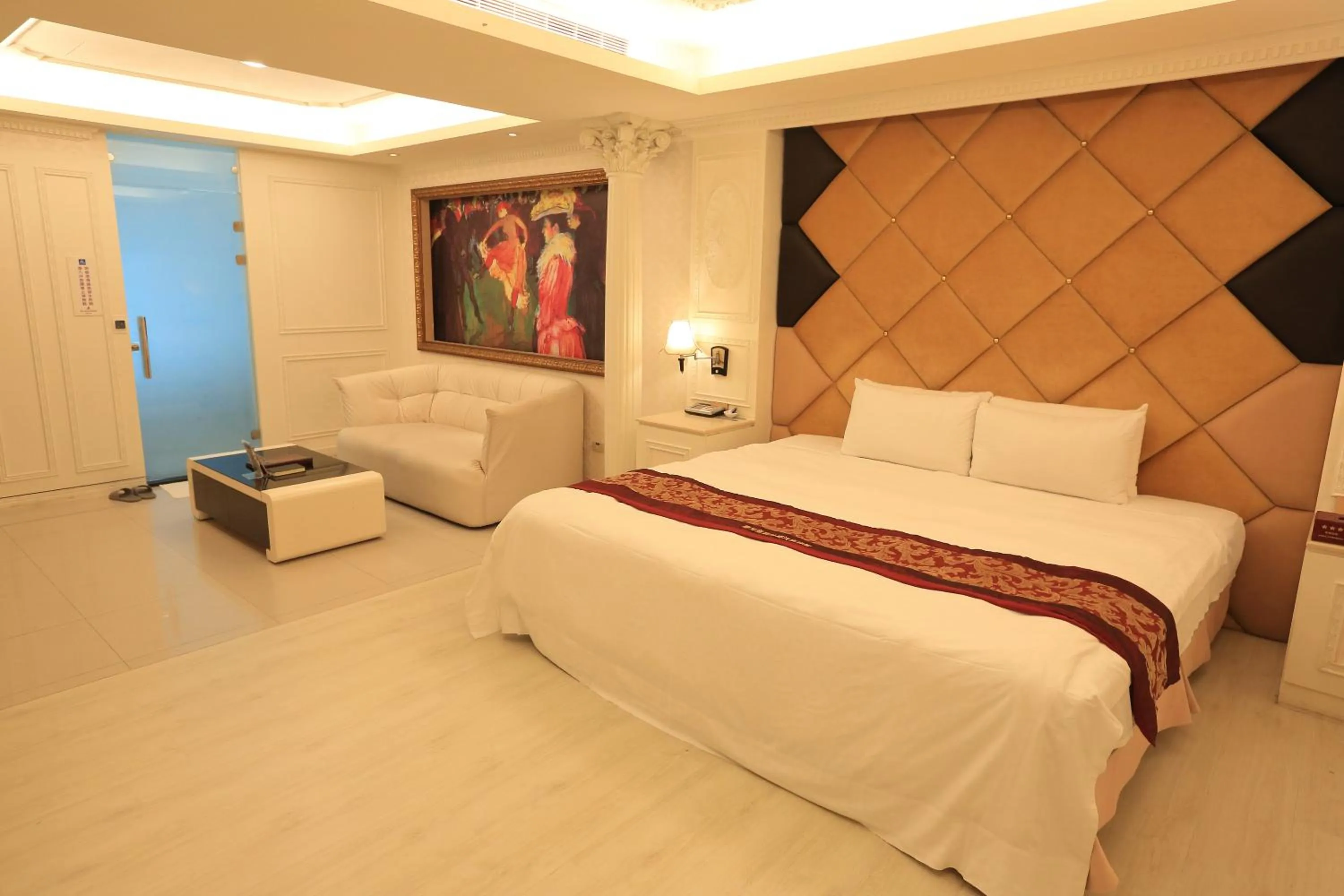 Bed in Moon Area Motel