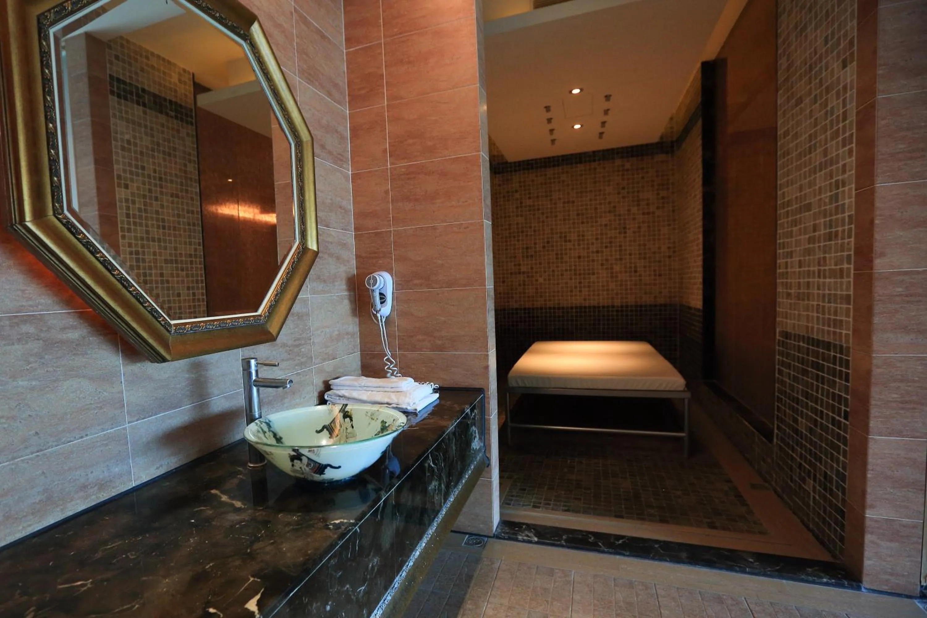 Bathroom in Moon Area Motel