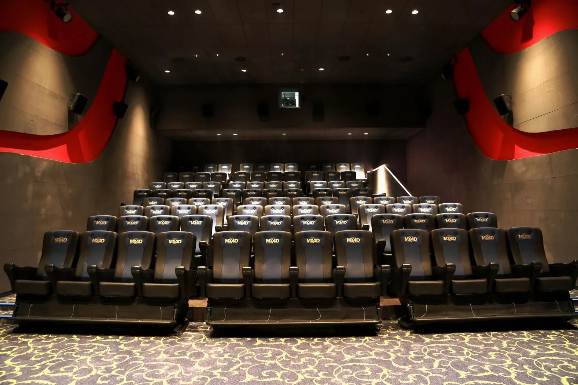 Area and facilities in Qingdao Mangrove Tree Resort World - Red Coral Hotel