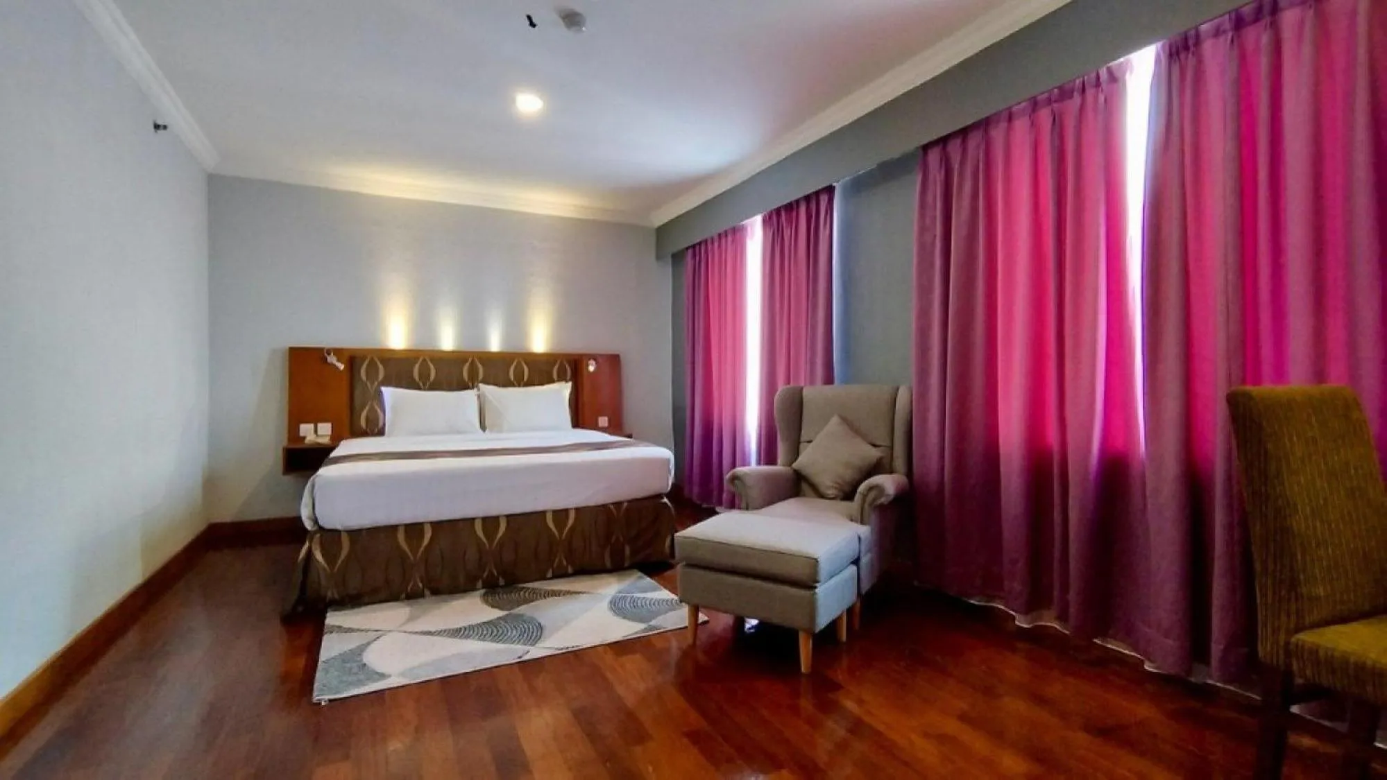 Bedroom, Bed in Golden Boutique Hotel Kemayoran