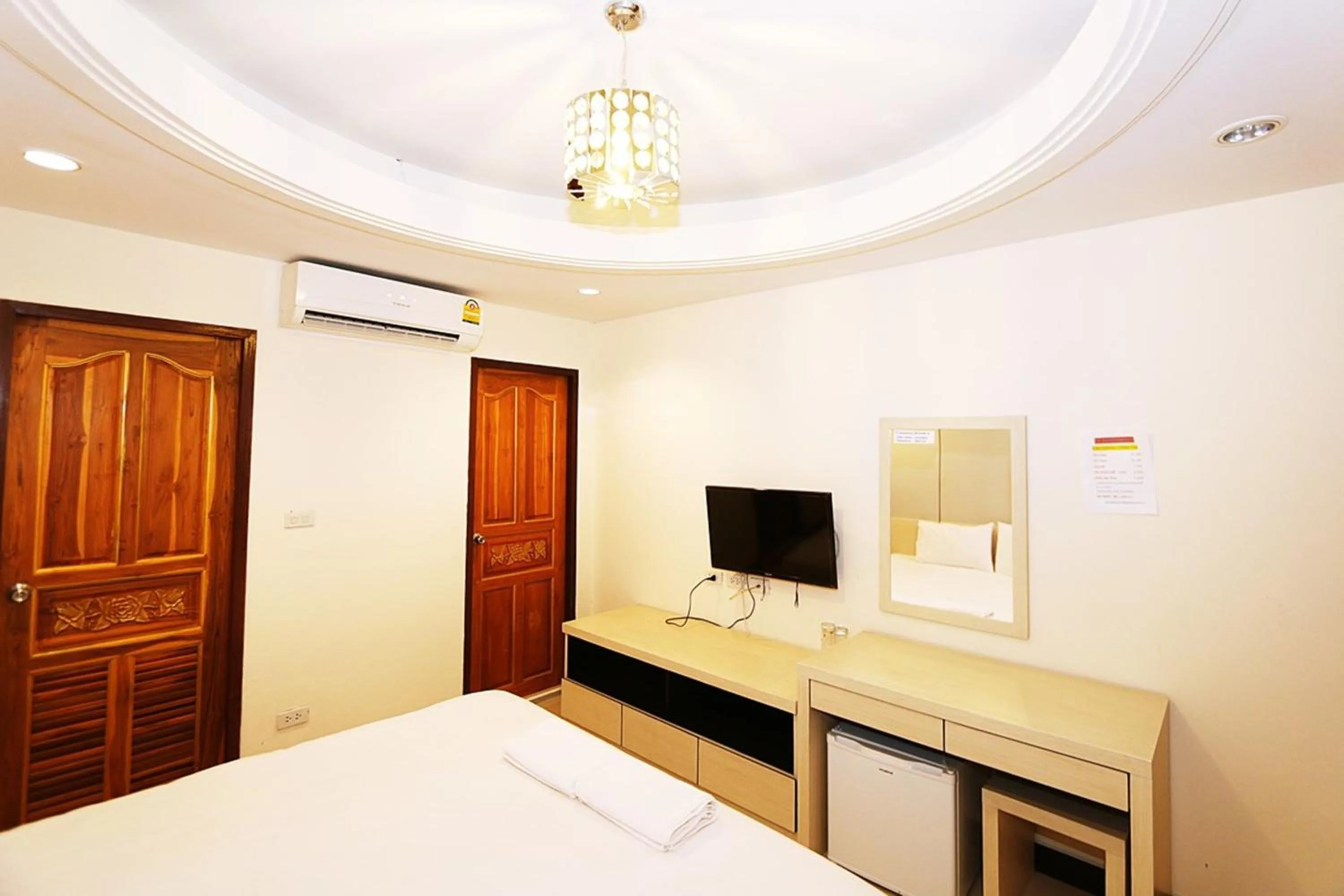 Photo of the whole room, Bed in T3 Residence