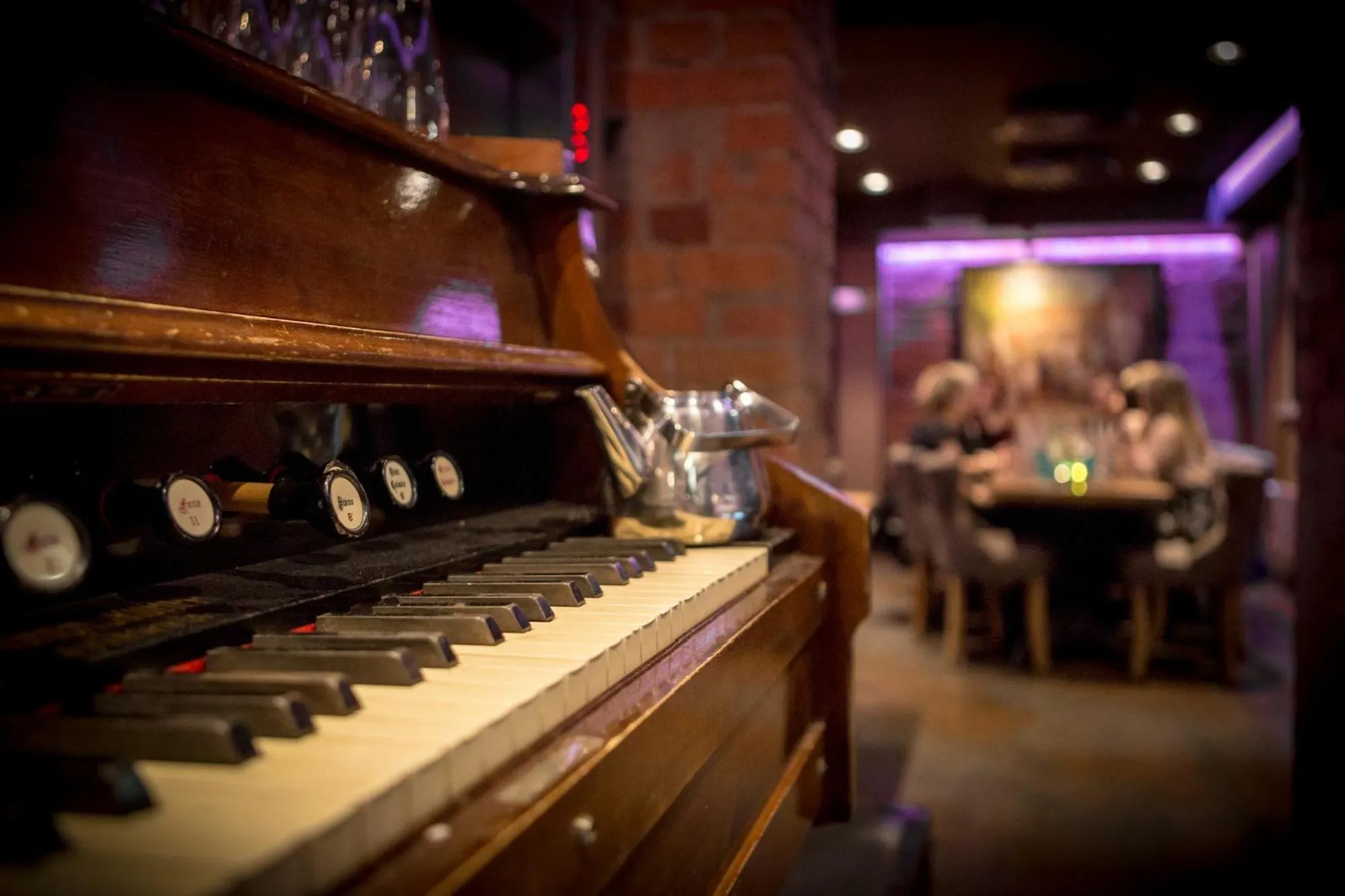 Restaurant/places to eat in Harmooni Suites